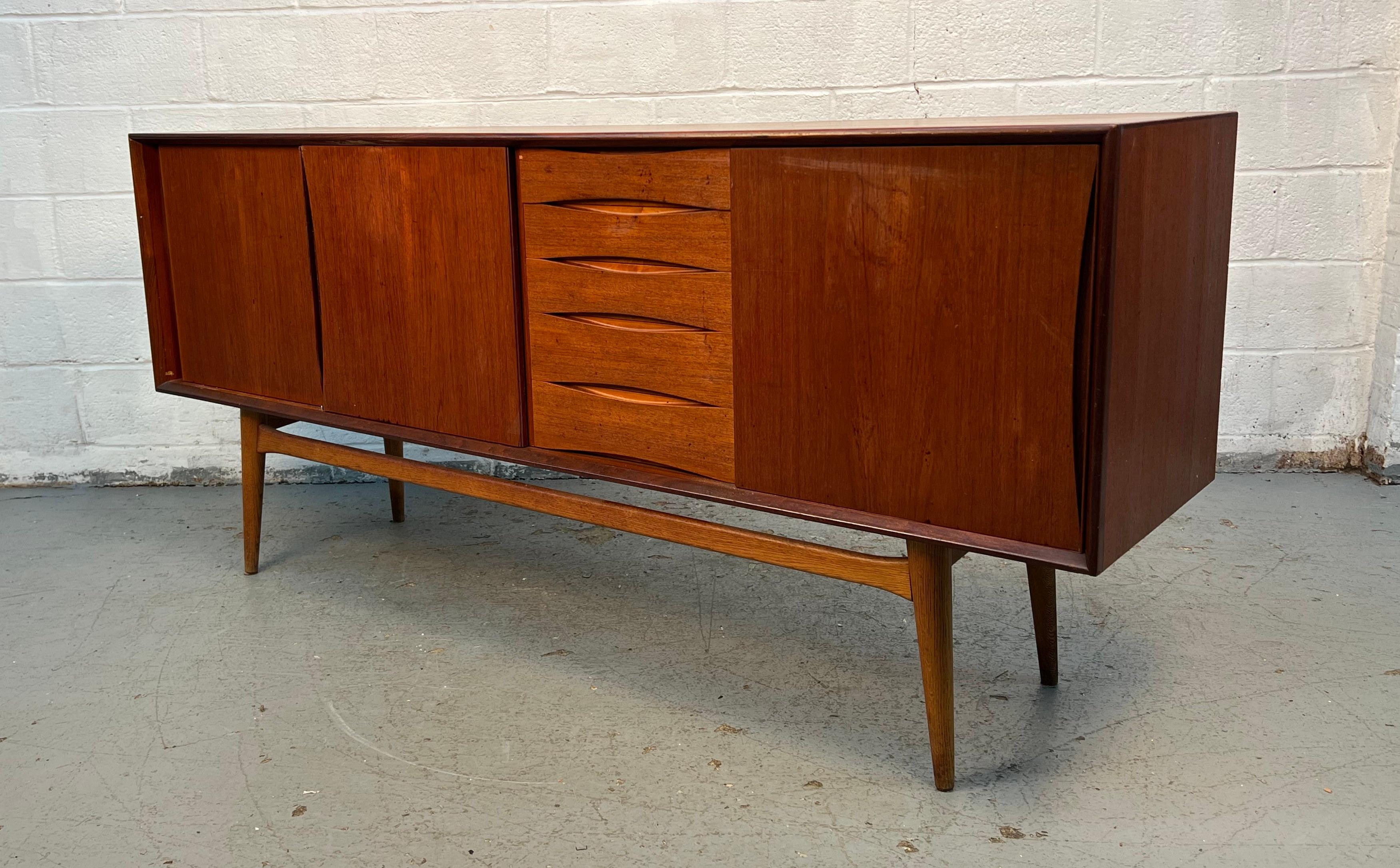 Swedish Elegant Mid-Century Modern Danish Sideboard For Sale