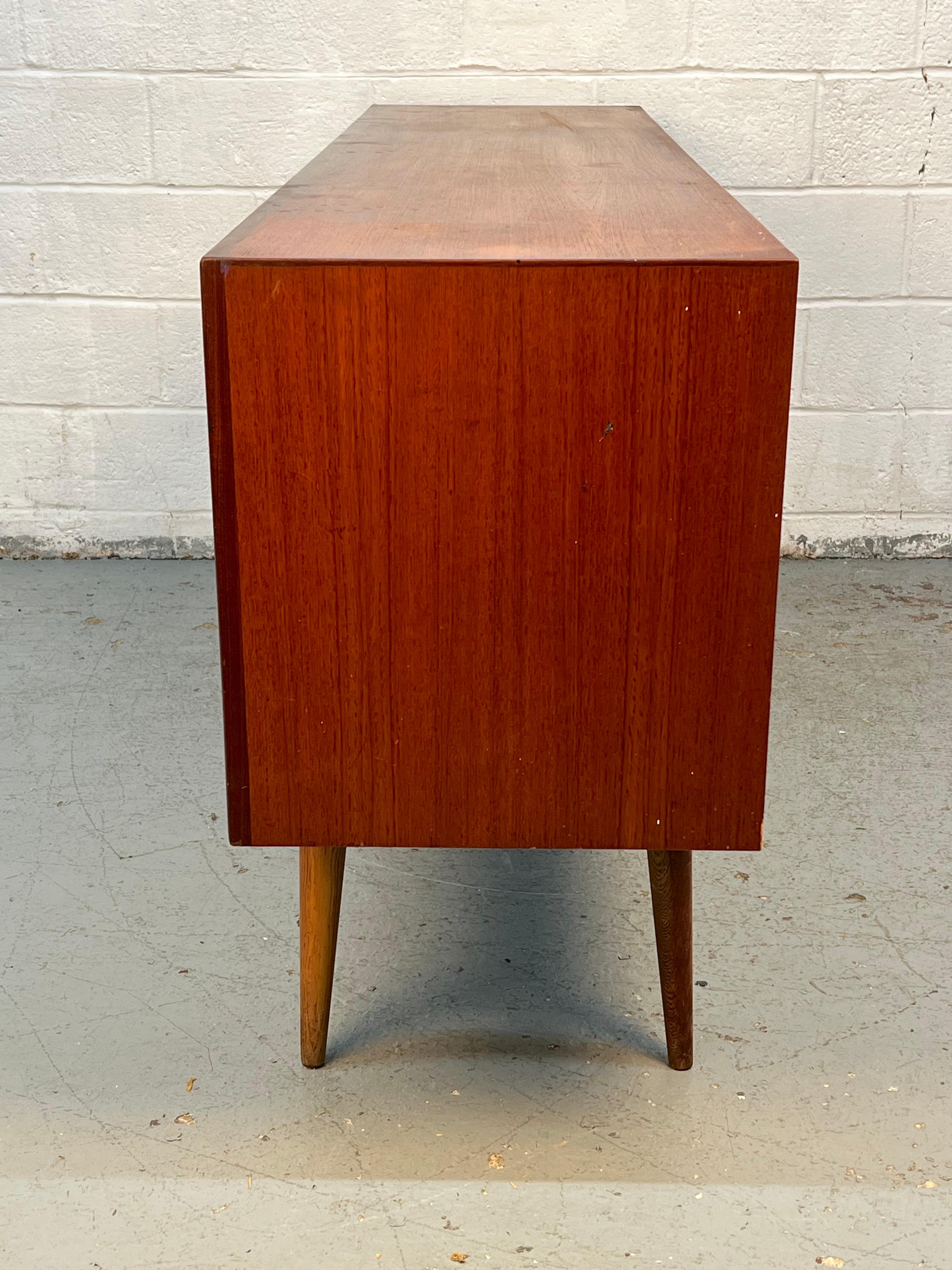 Elegant Mid-Century Modern Danish Sideboard For Sale 3