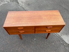 Elegante comò danese di metà secolo in teak di Kai Kristiansen, anni '60