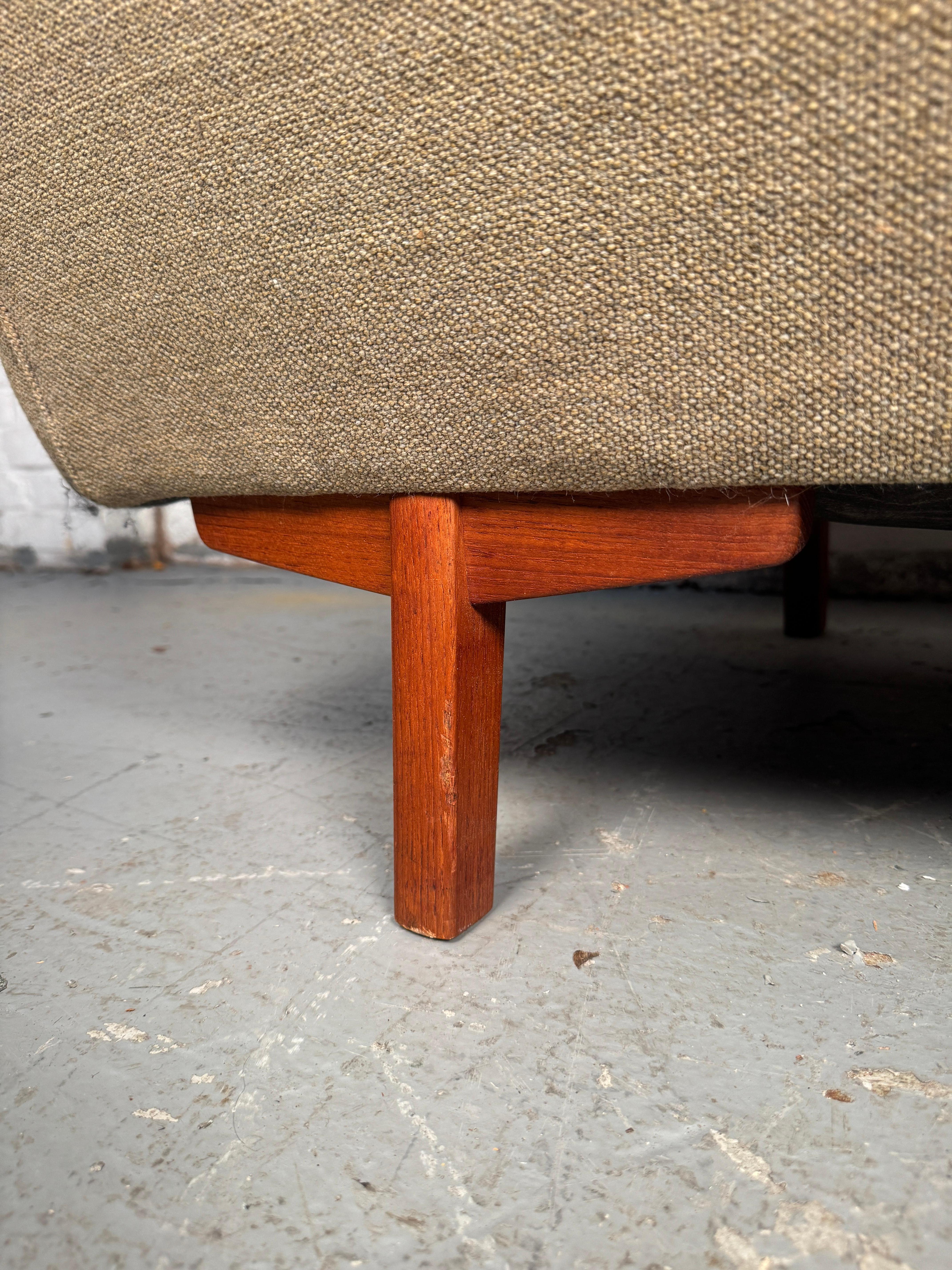 Elegant Mid-Century Modern Four Seat Sofa For Sale 6