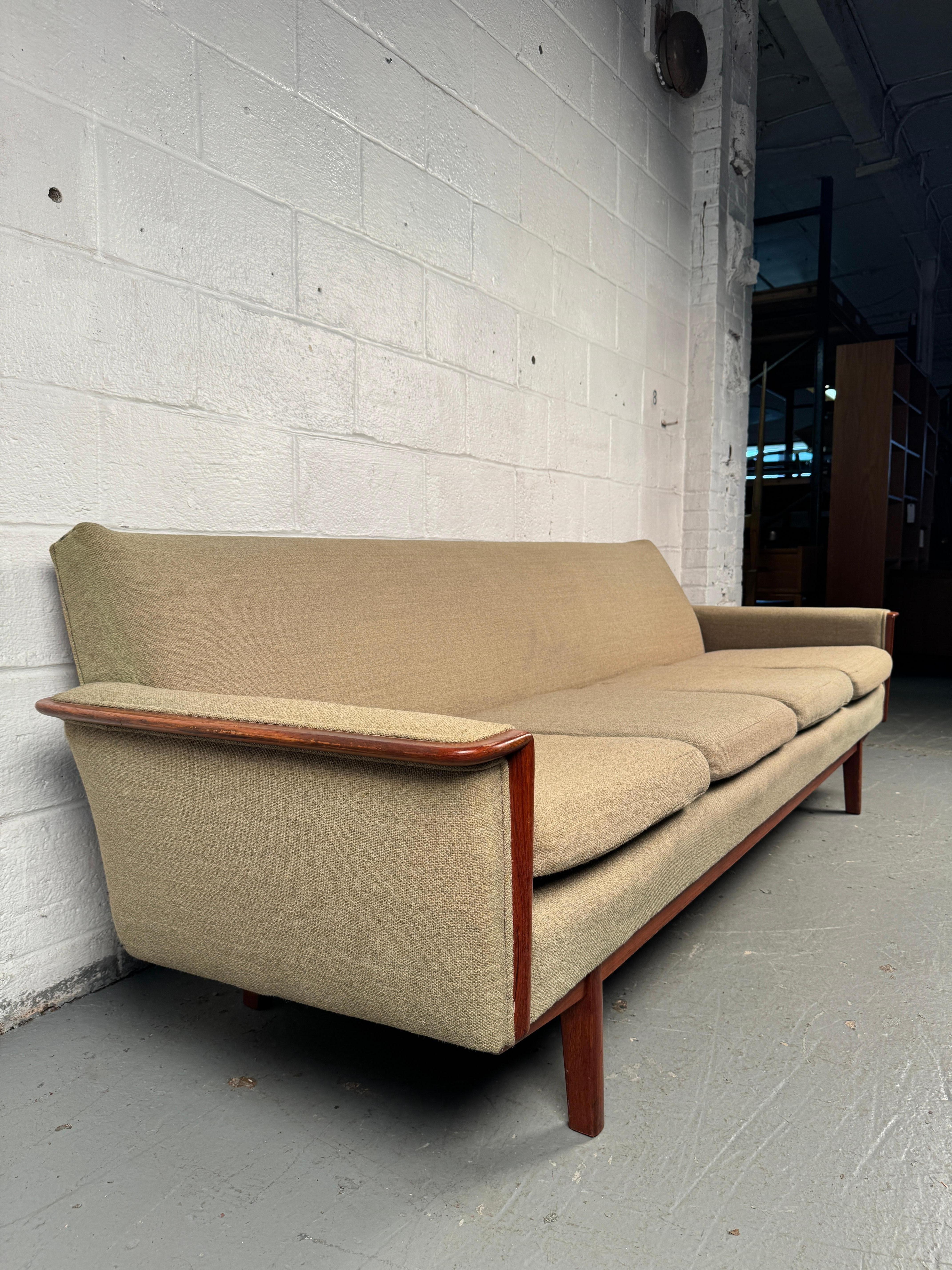 Elegant Mid-Century Modern Four Seat Sofa For Sale 1