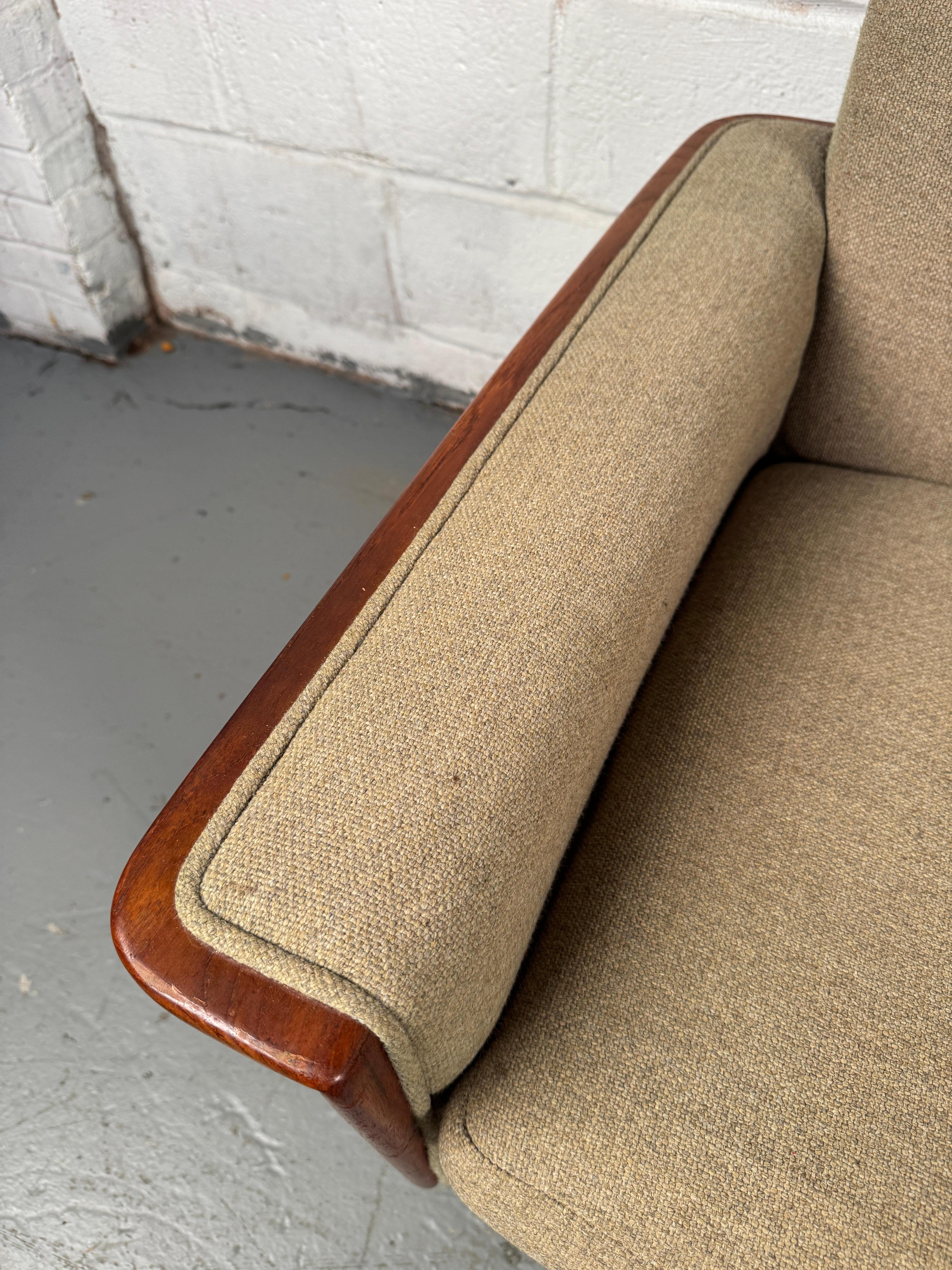 Elegant Mid-Century Modern Four Seat Sofa For Sale 3