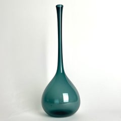 Eleganza del vaso di vetro moderno di metà secolo di Arthur Percy per Gullaskruf, Svezia