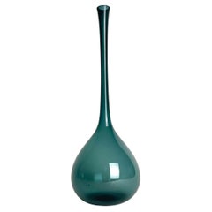 Eleganza del vaso di vetro moderno di metà secolo di Arthur Percy per Gullaskruf, Svezia