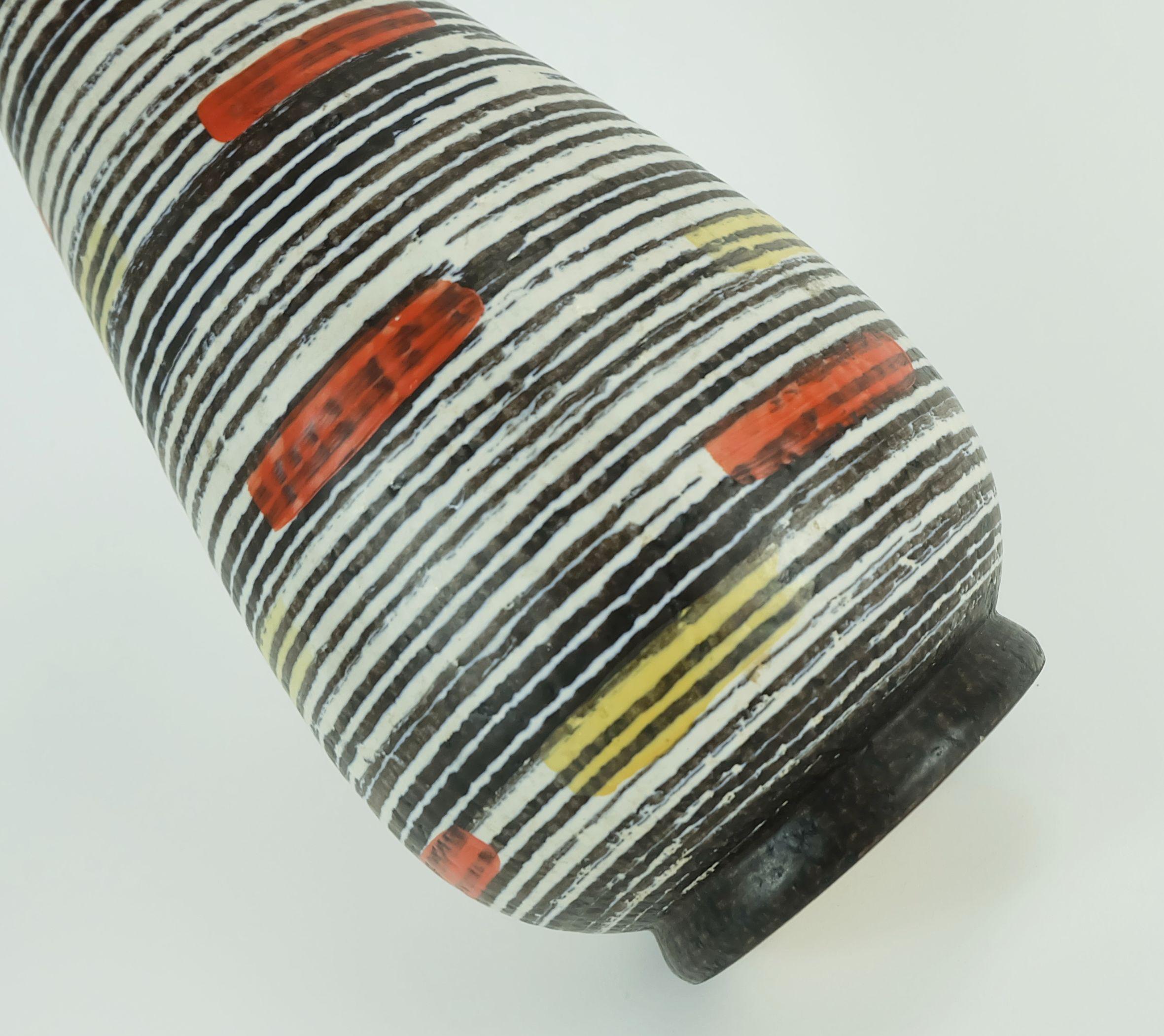Metà XX secolo Elegante Vaso in ceramica Jasba di metà secolo moderno, inizio anni '60, modello 130/30 in vendita