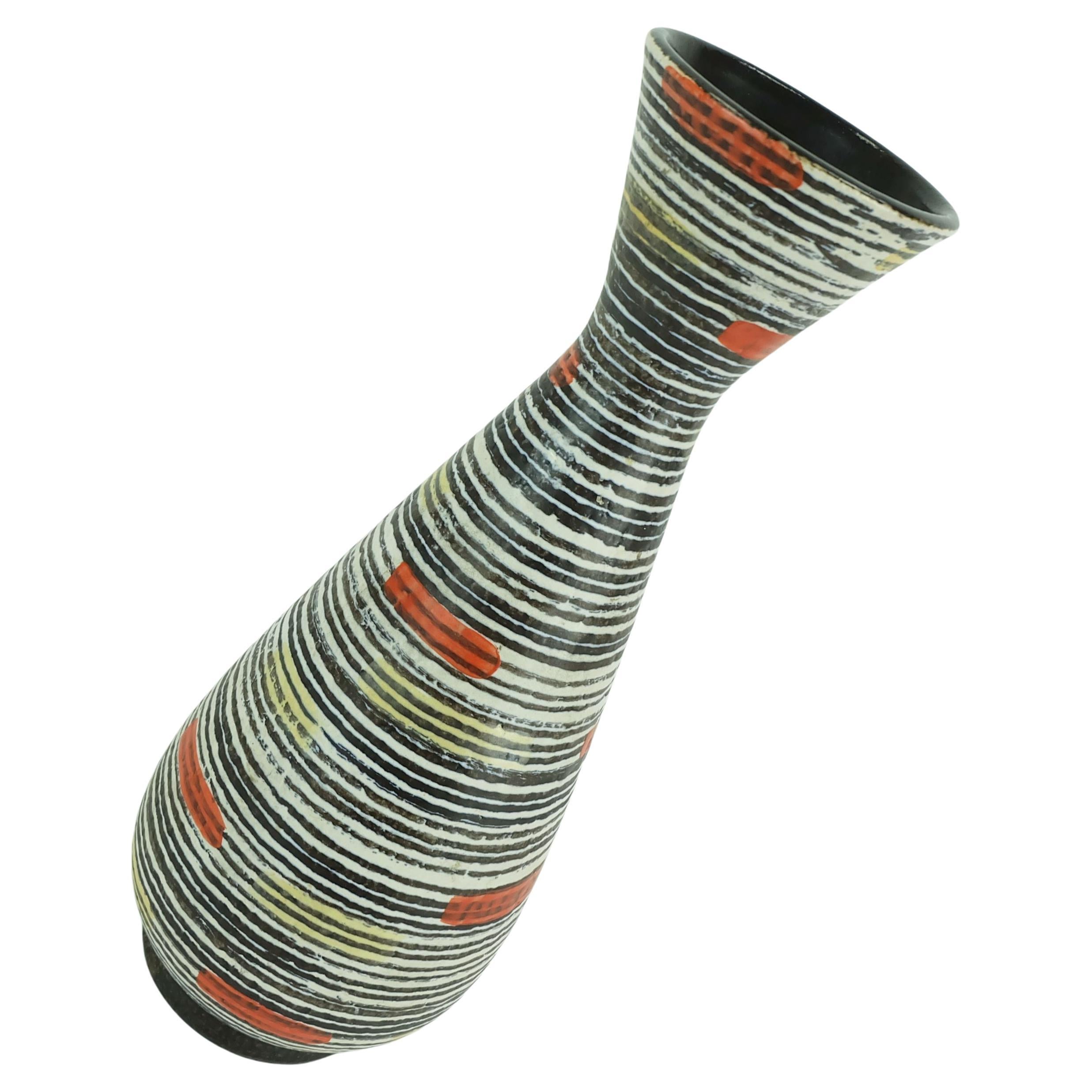 Élégante céramique jasba moderne du milieu du siècle dernier VASE, début des années 1960, modèle 130/30