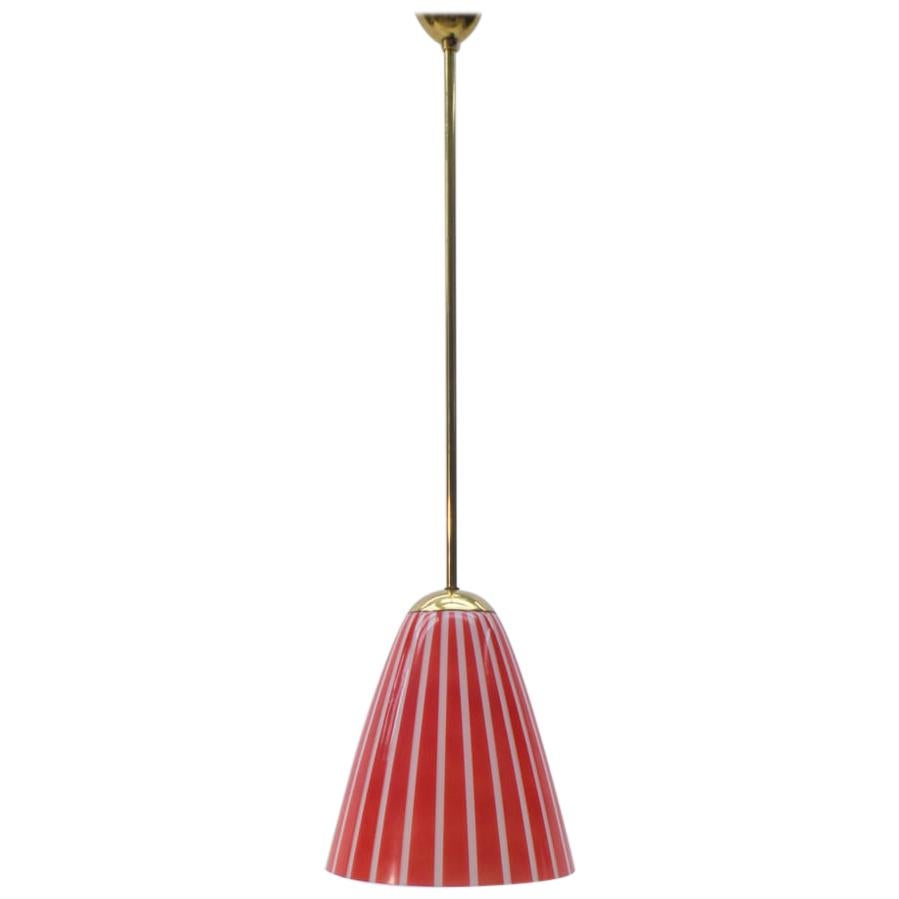 Elegant Mid-Century Modern Pendant Lamp Made of Brass and Glass, 1950s Austria For Sale