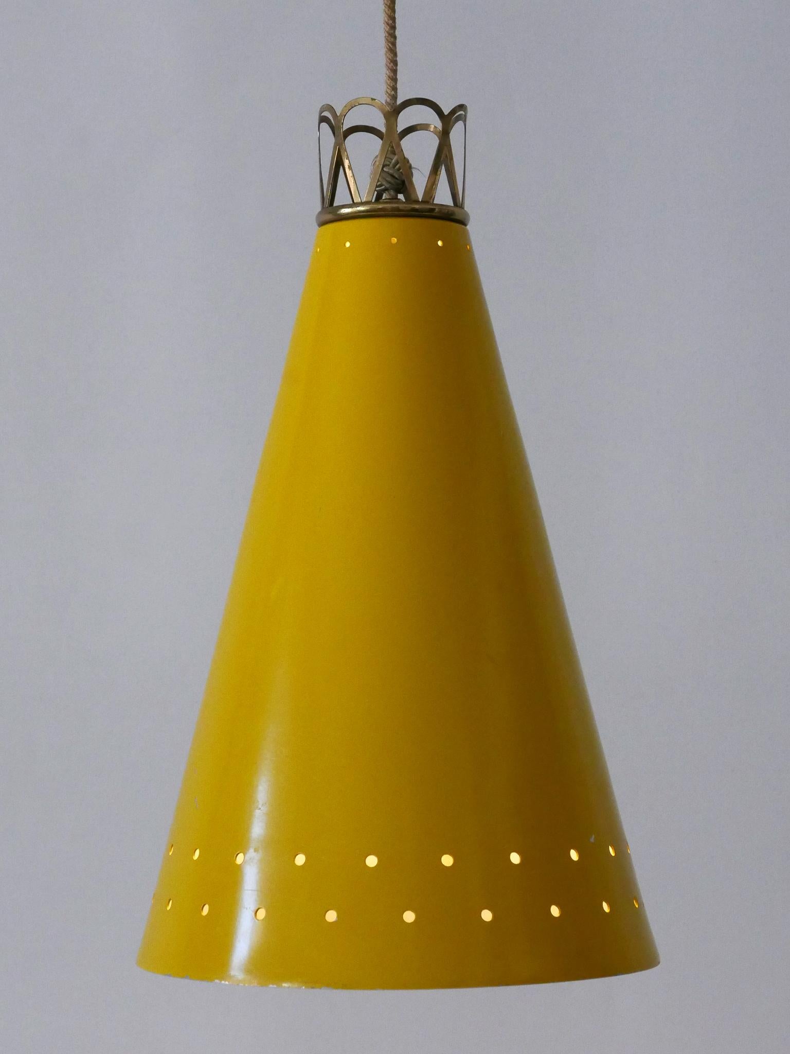 Eleganza di una lampada a sospensione o di un lampadario a sospensione della metà del secolo scorso Germania anni '50 in vendita 3