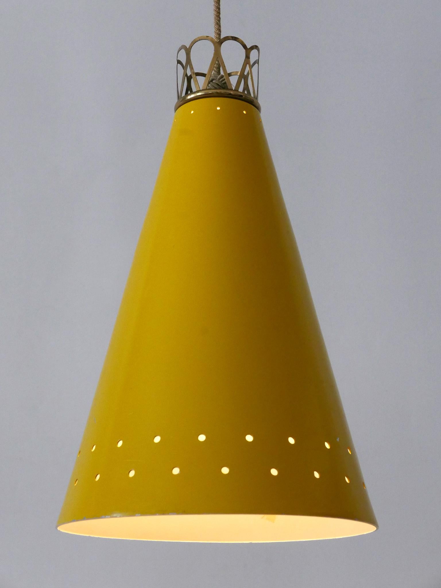 Eleganza di una lampada a sospensione o di un lampadario a sospensione della metà del secolo scorso Germania anni '50 in vendita 4