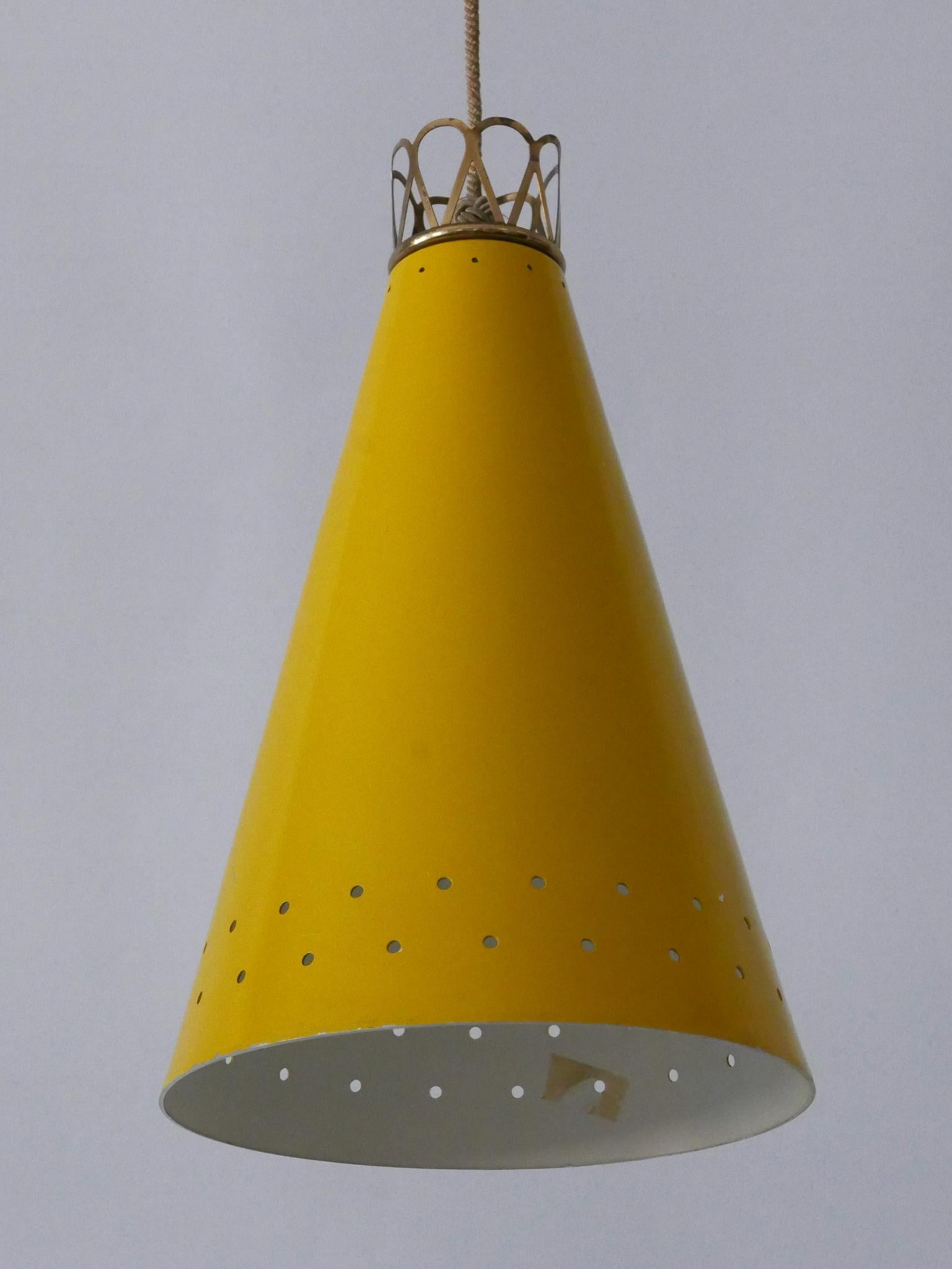 Eleganza di una lampada a sospensione o di un lampadario a sospensione della metà del secolo scorso Germania anni '50 in vendita 5