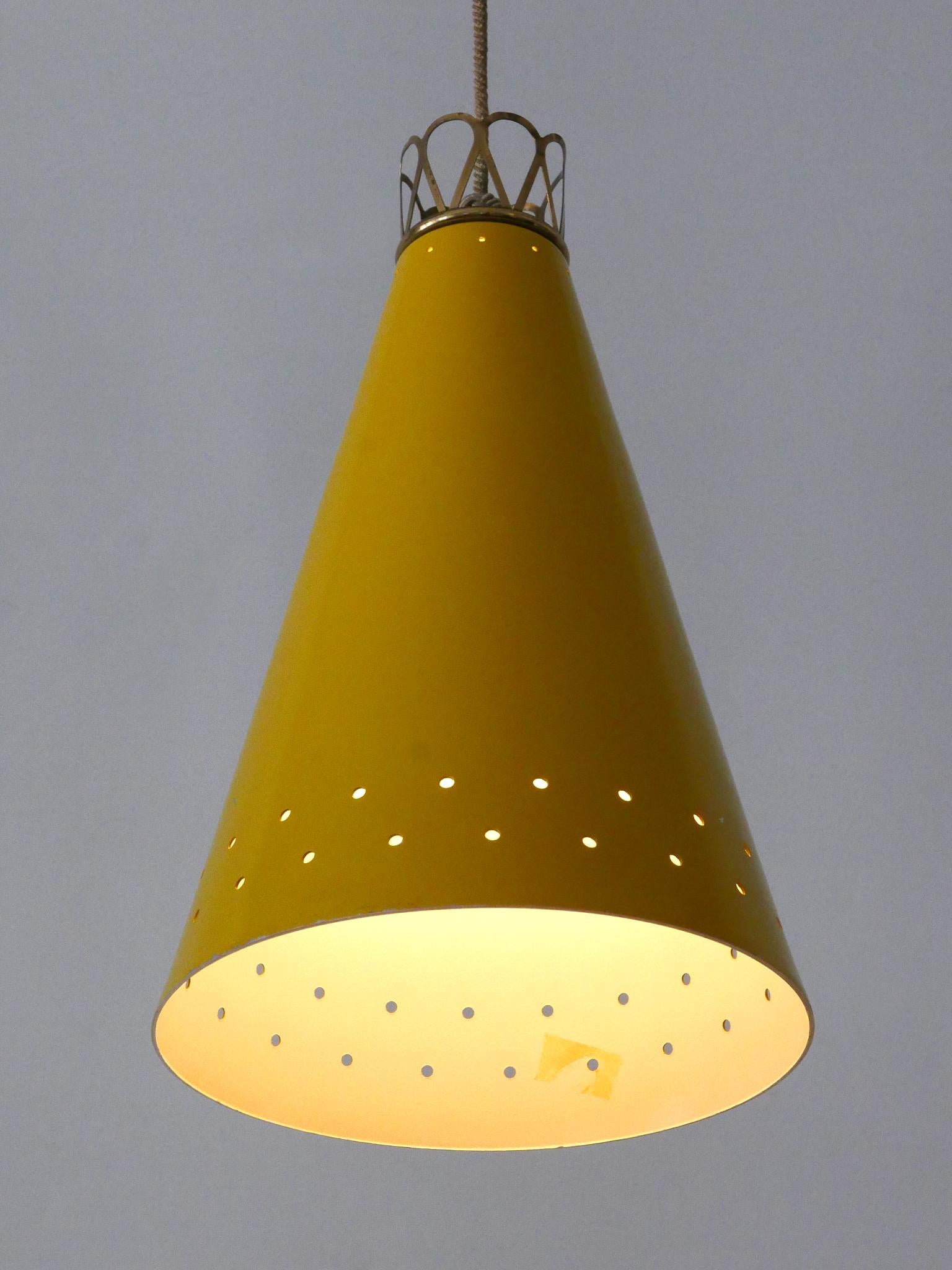 Eleganza di una lampada a sospensione o di un lampadario a sospensione della metà del secolo scorso Germania anni '50 in vendita 7
