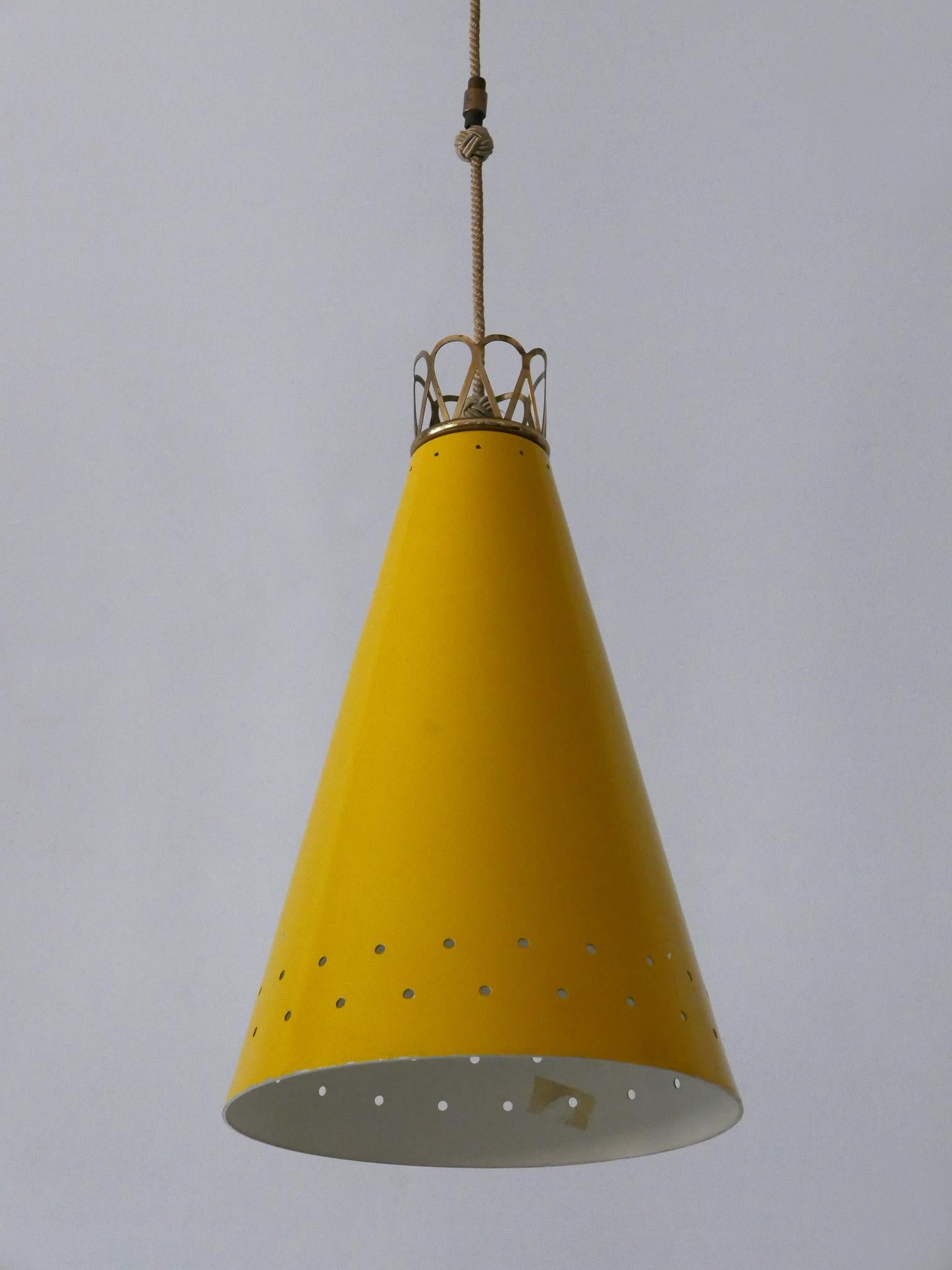 Mid-Century moderno Eleganza di una lampada a sospensione o di un lampadario a sospensione della metà del secolo scorso Germania anni '50 in vendita