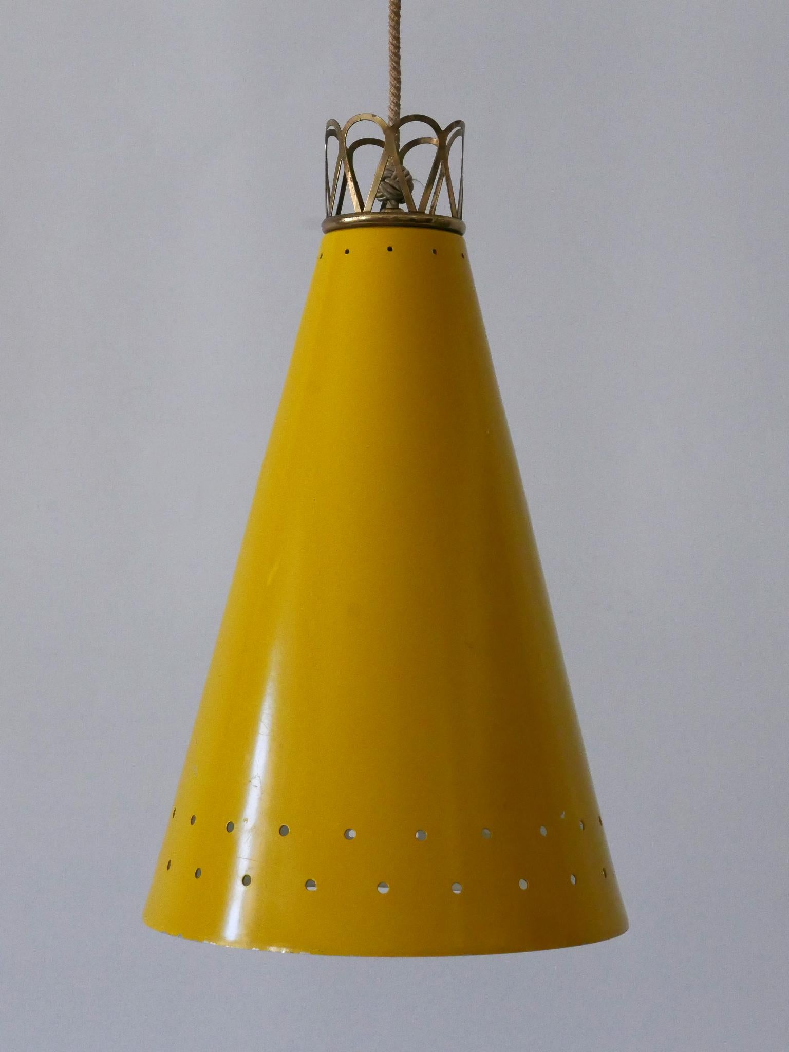 Eleganza di una lampada a sospensione o di un lampadario a sospensione della metà del secolo scorso Germania anni '50 in vendita 1