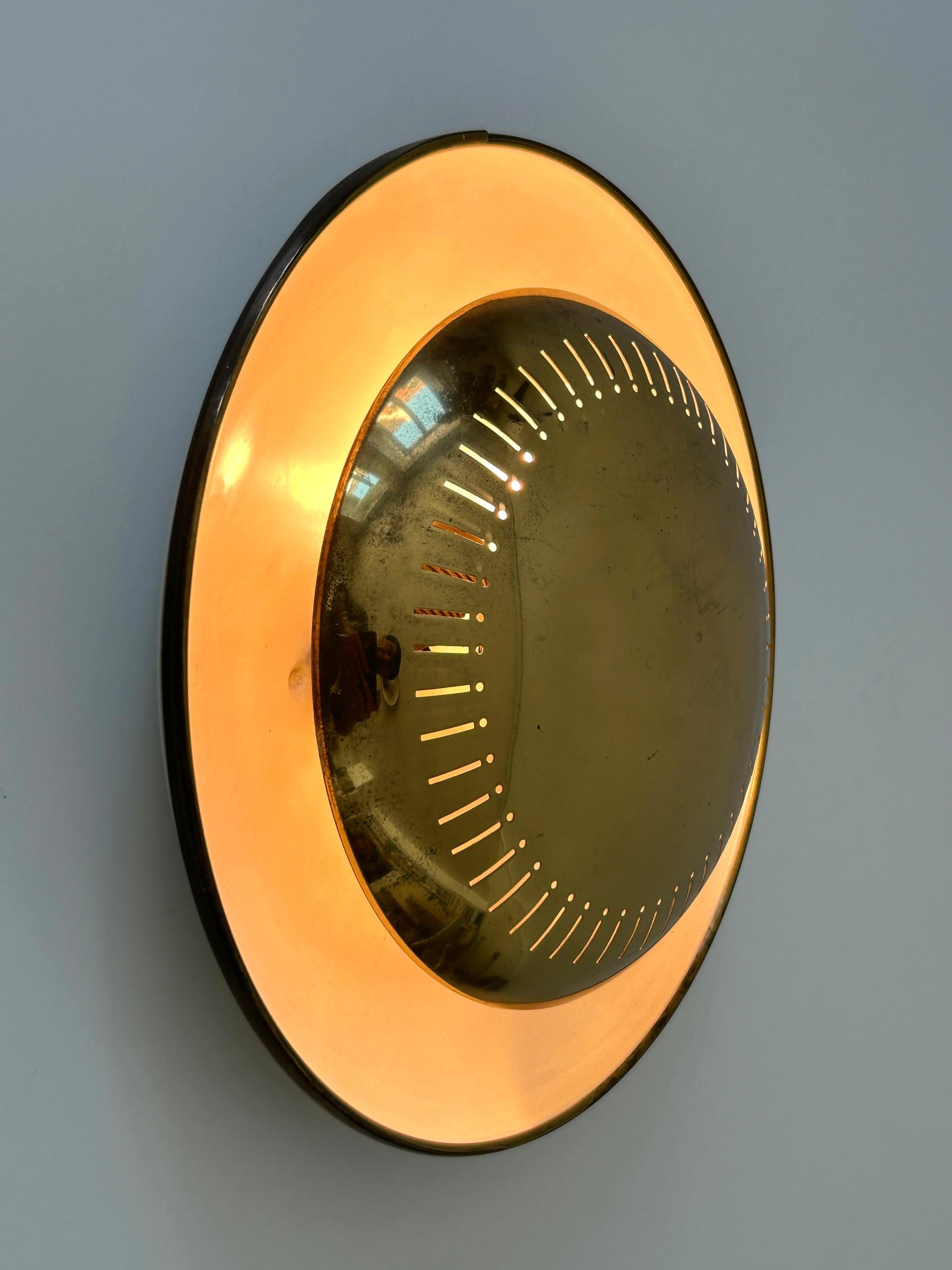 Elegante applique ou monture affleurante moderne du milieu du siècle par Hillebrand Allemagne années 1950 en vente 7