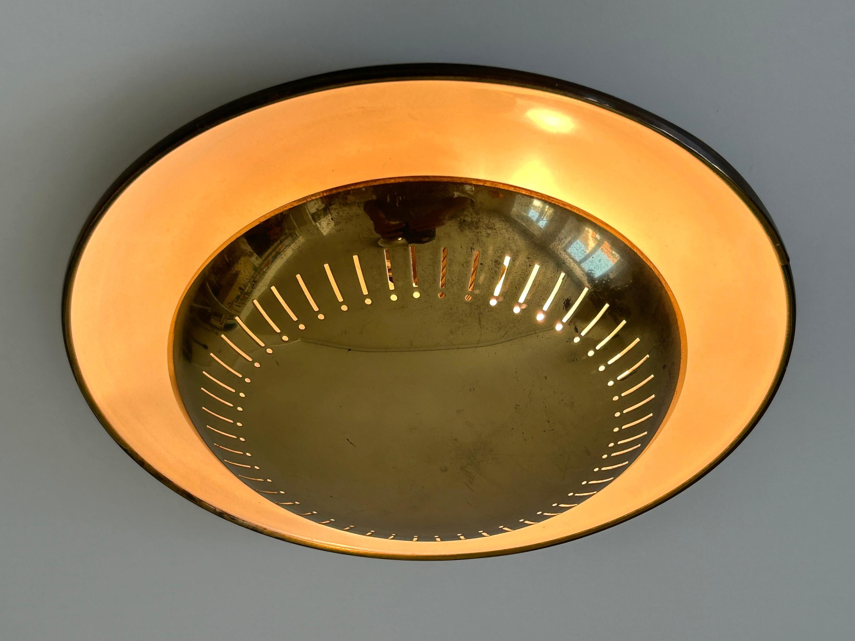 Métal Elegante applique ou monture affleurante moderne du milieu du siècle par Hillebrand Allemagne années 1950 en vente