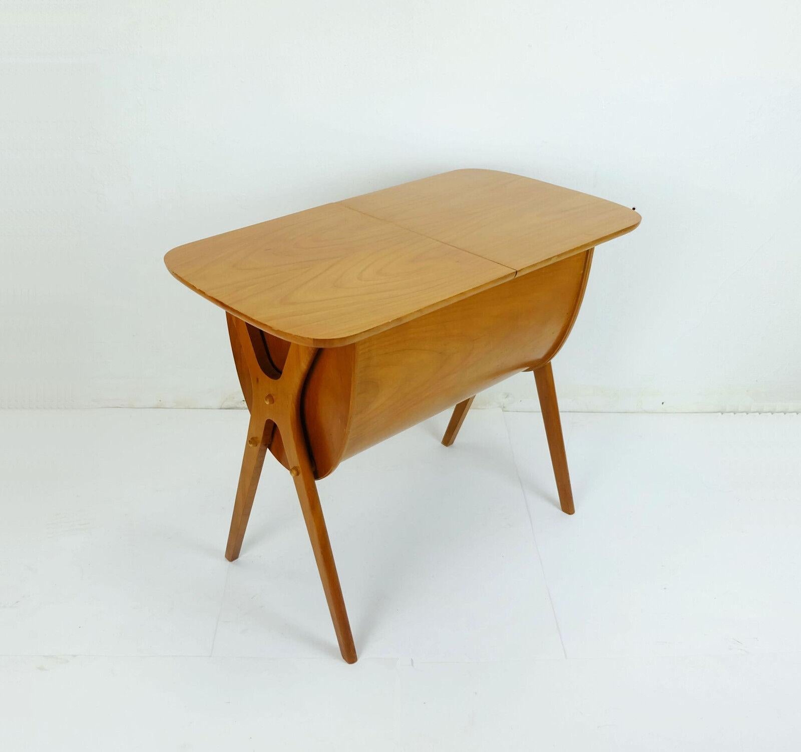 elegant mid century modern SEWING BOX stand 1950s cherry wood In Good Condition In Mannheim, DE