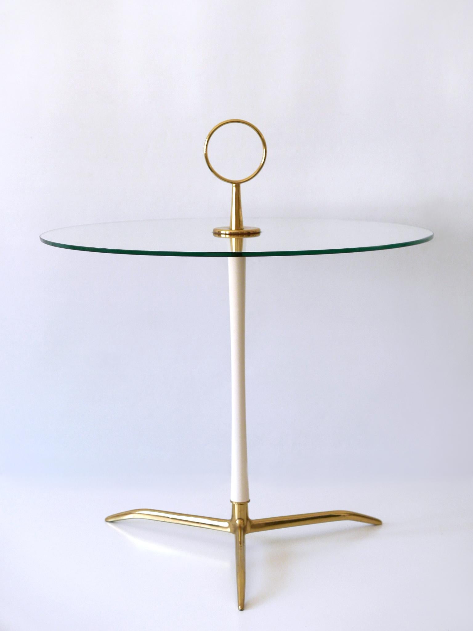 Cast Elegant Mid-Century Modern Side Table by Vereinigte Werkstätten Germany 1950s For Sale