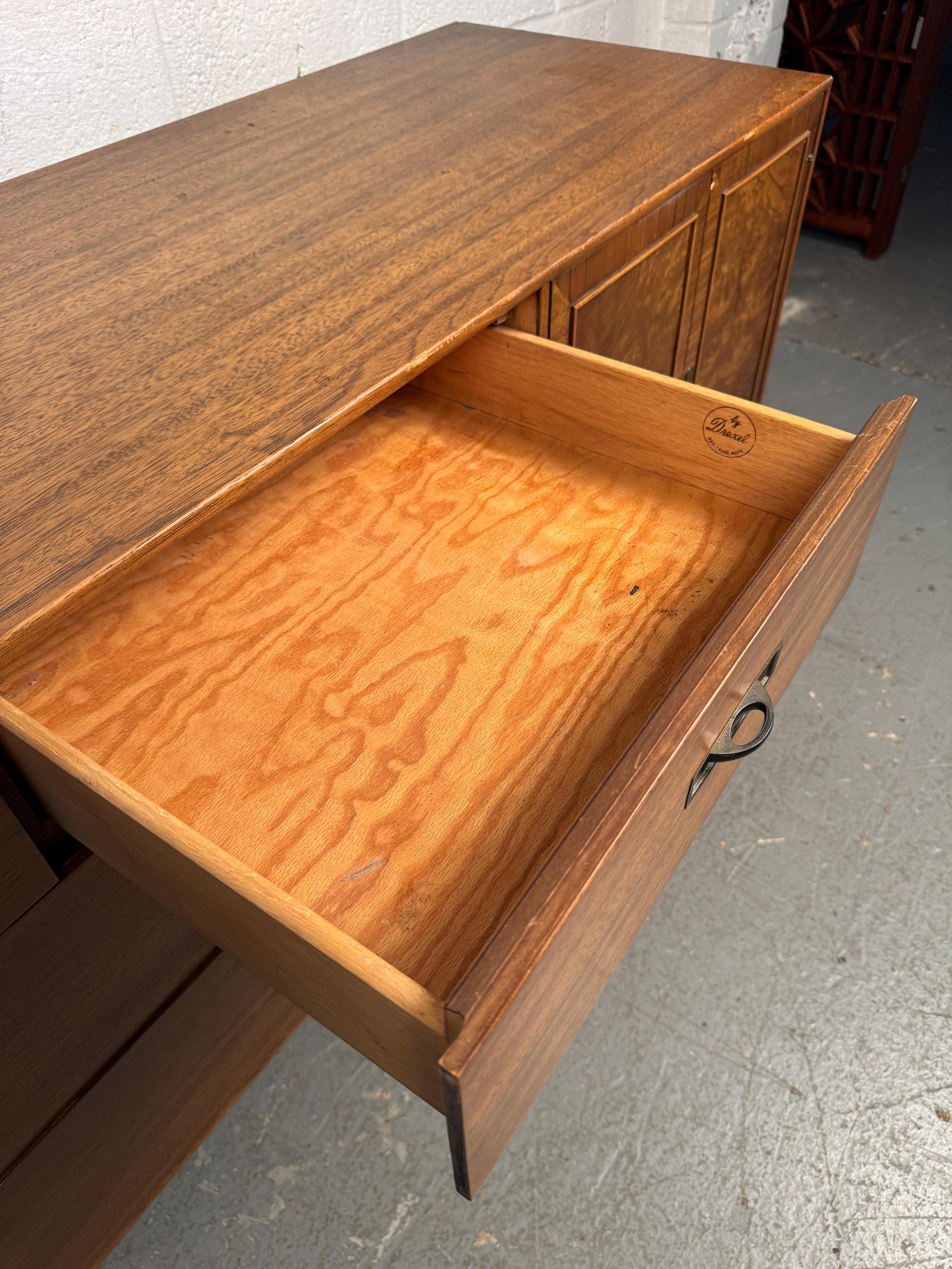 Elegant Mid-Century Modern Sideboard By Drexel For Sale 13