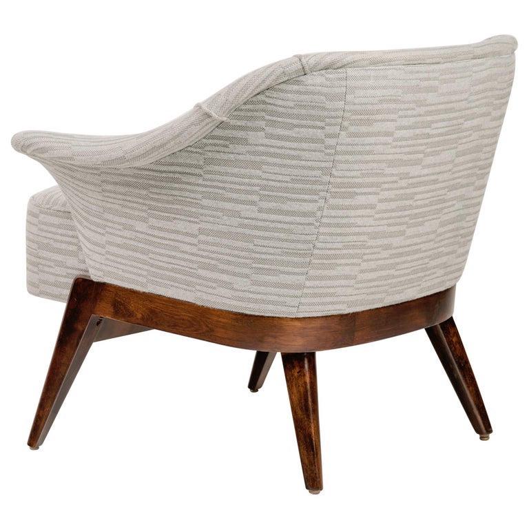 Elegant Mid-Century Modern Swan Chair in Embossed Woven Wool 1