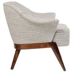 Elegant Mid-Century Modern Swan Chair in Embossed Woven Wool