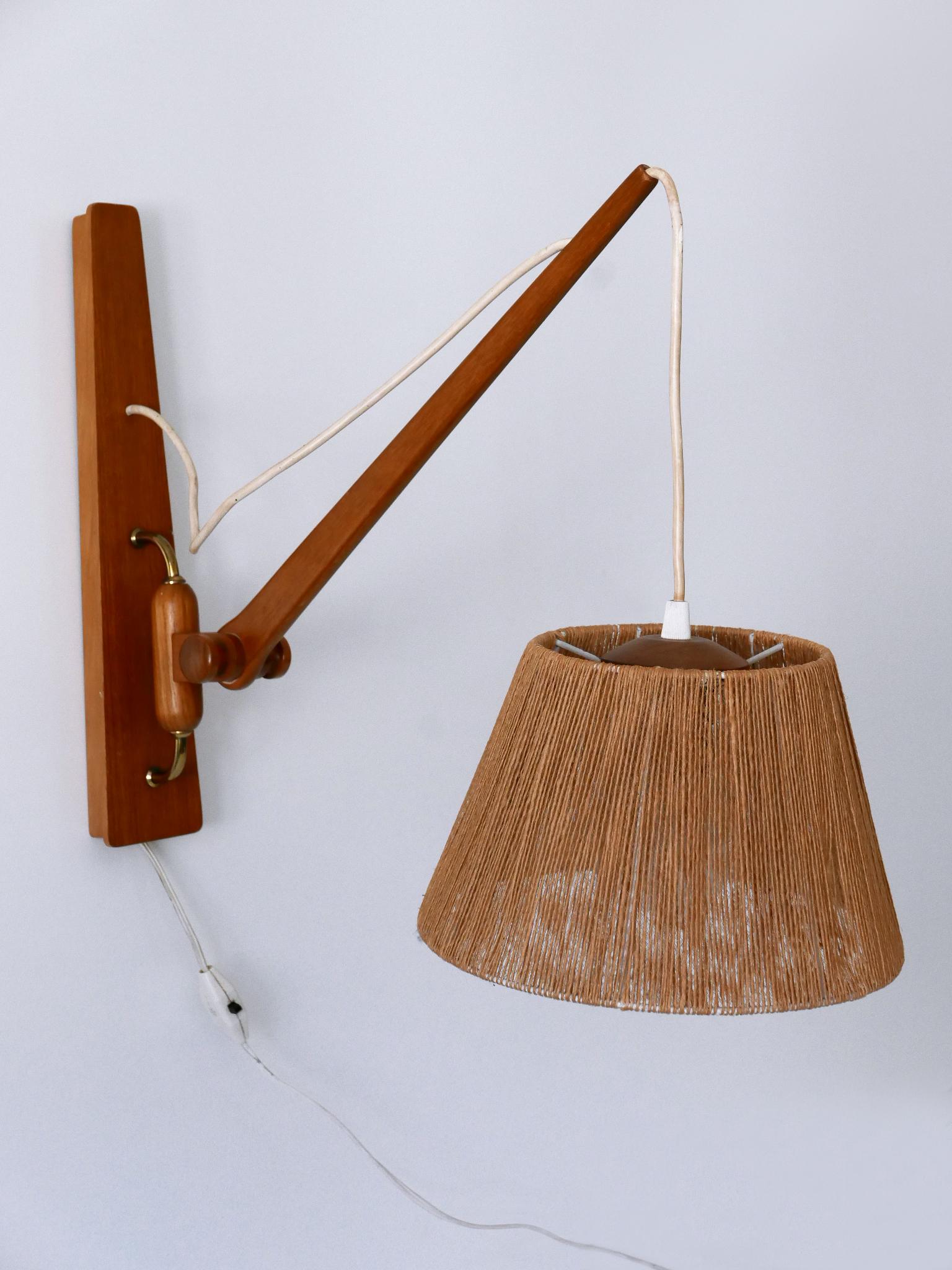 Elegante aplique de pared de madera de teca y sisal del columpio moderno de mediados de siglo Dinamarca Años 60 en venta 4
