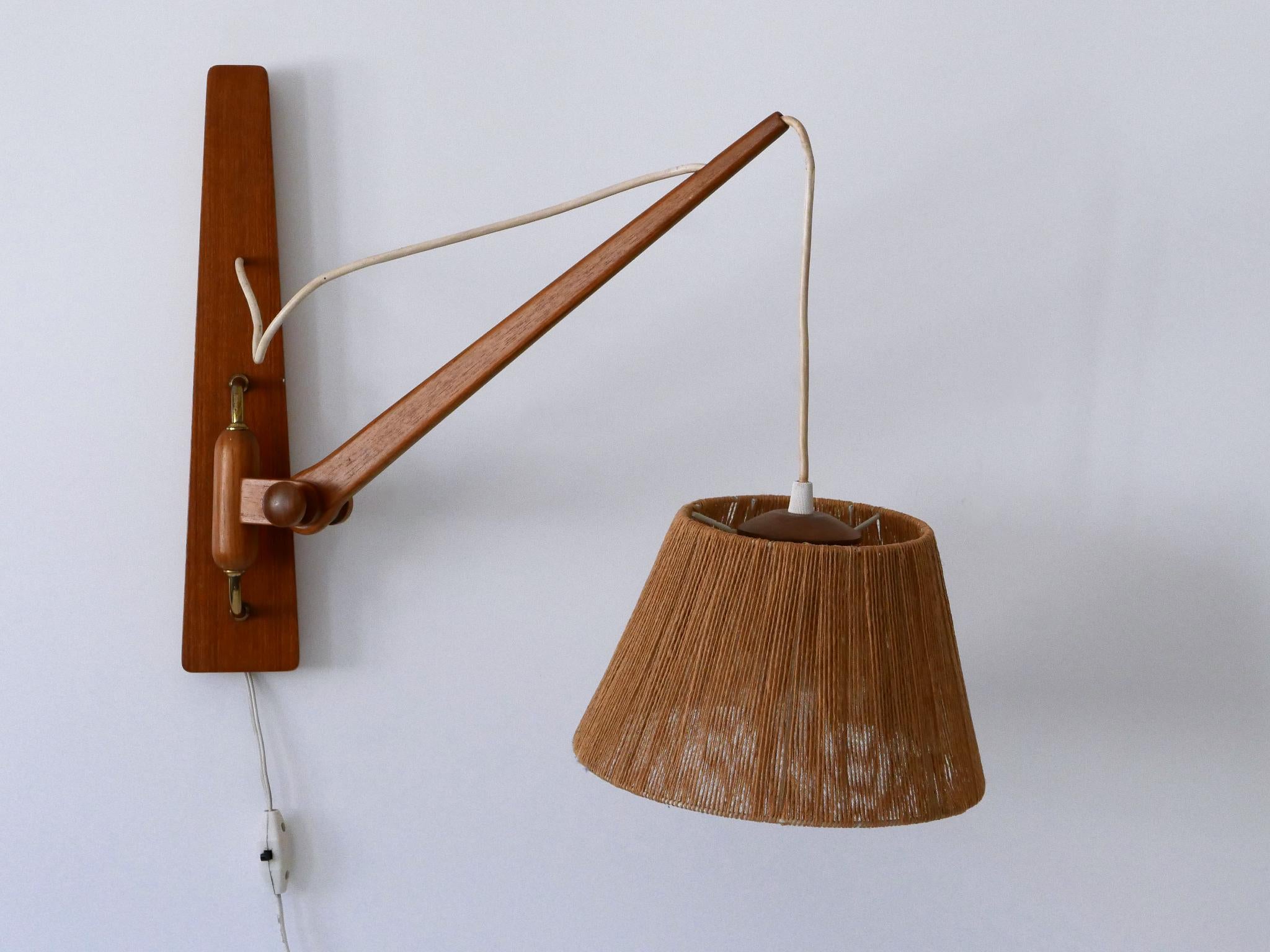 Elegante aplique de pared de madera de teca y sisal del columpio moderno de mediados de siglo Dinamarca Años 60 en venta 2
