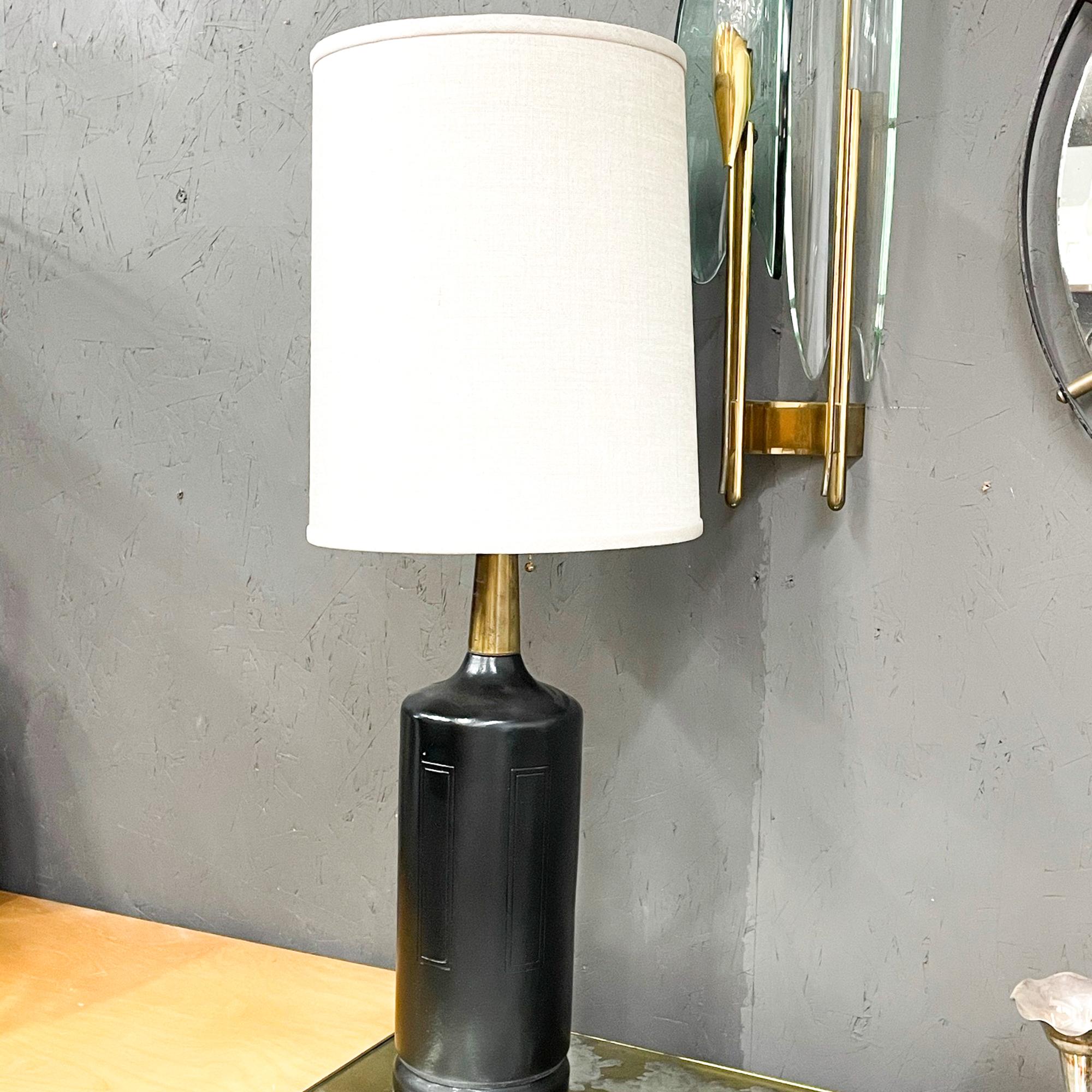 Elegant Mid-Century Modern Table Lamp Black and Gold Raymor Style 3