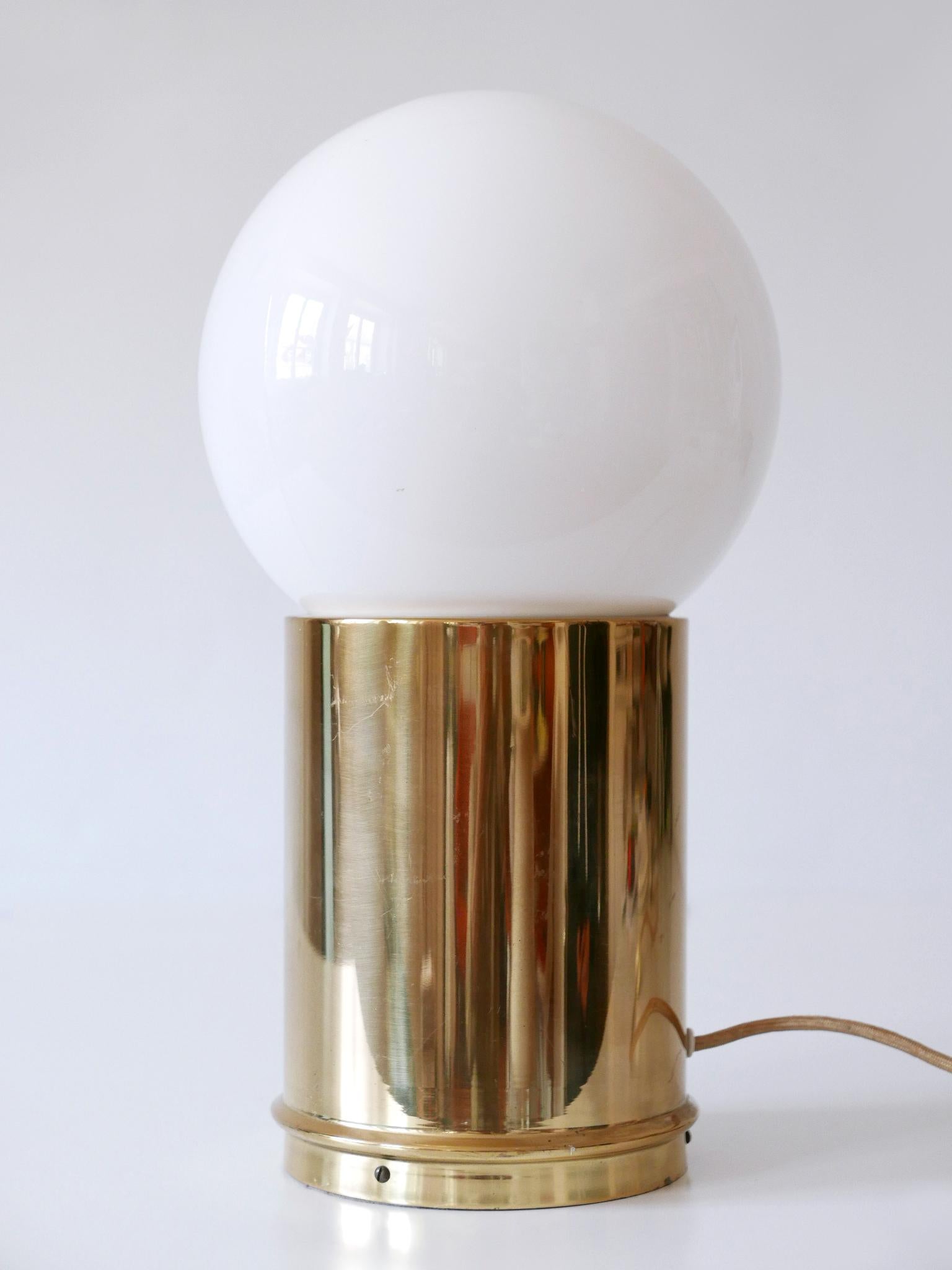Mid-Century moderno Lampada da tavolo Eleg Mid Century Modern di Vereinigte Werkstätten Germania 1960 in vendita