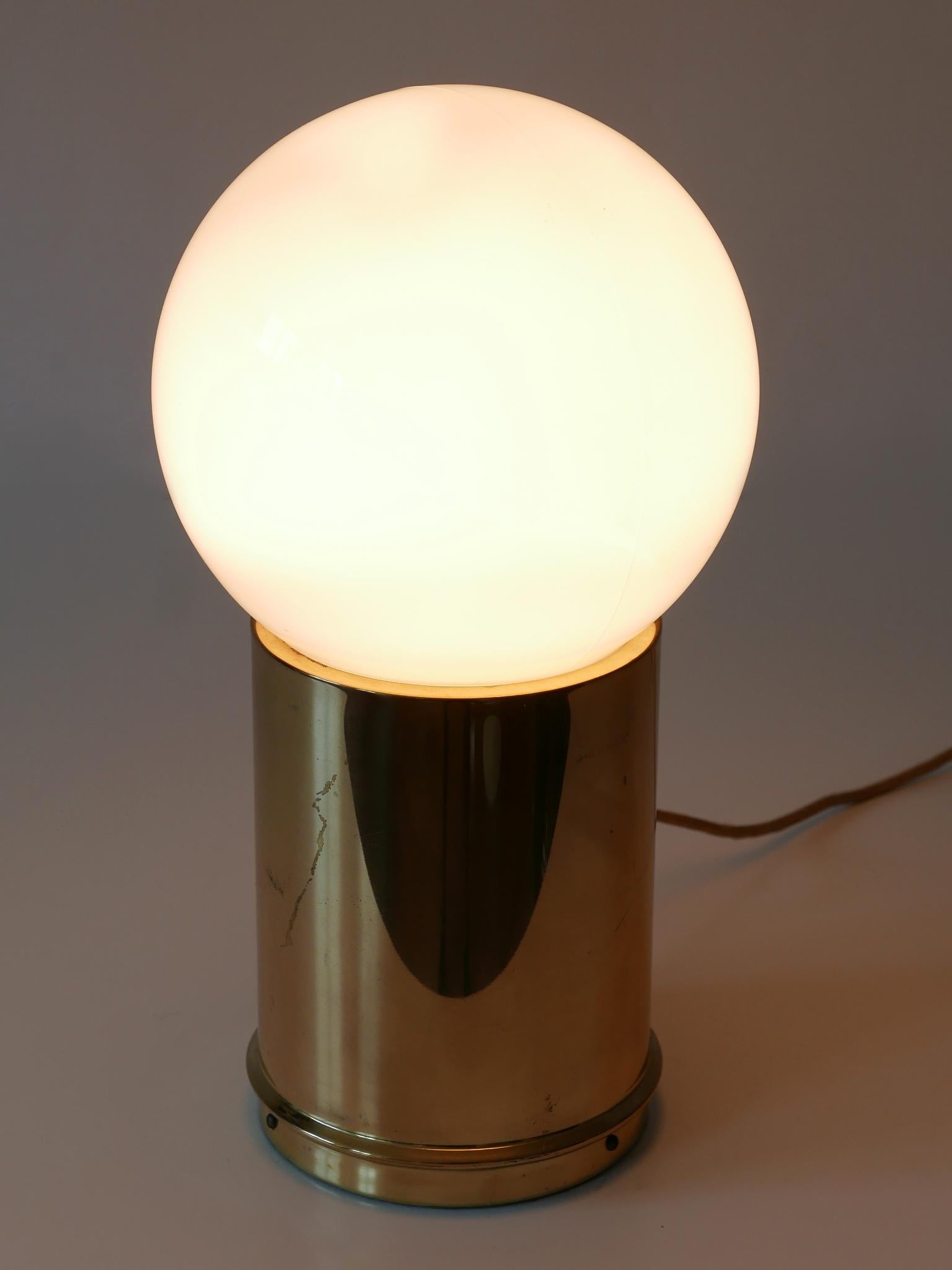 Lampada da tavolo Eleg Mid Century Modern di Vereinigte Werkstätten Germania 1960 in vendita 1