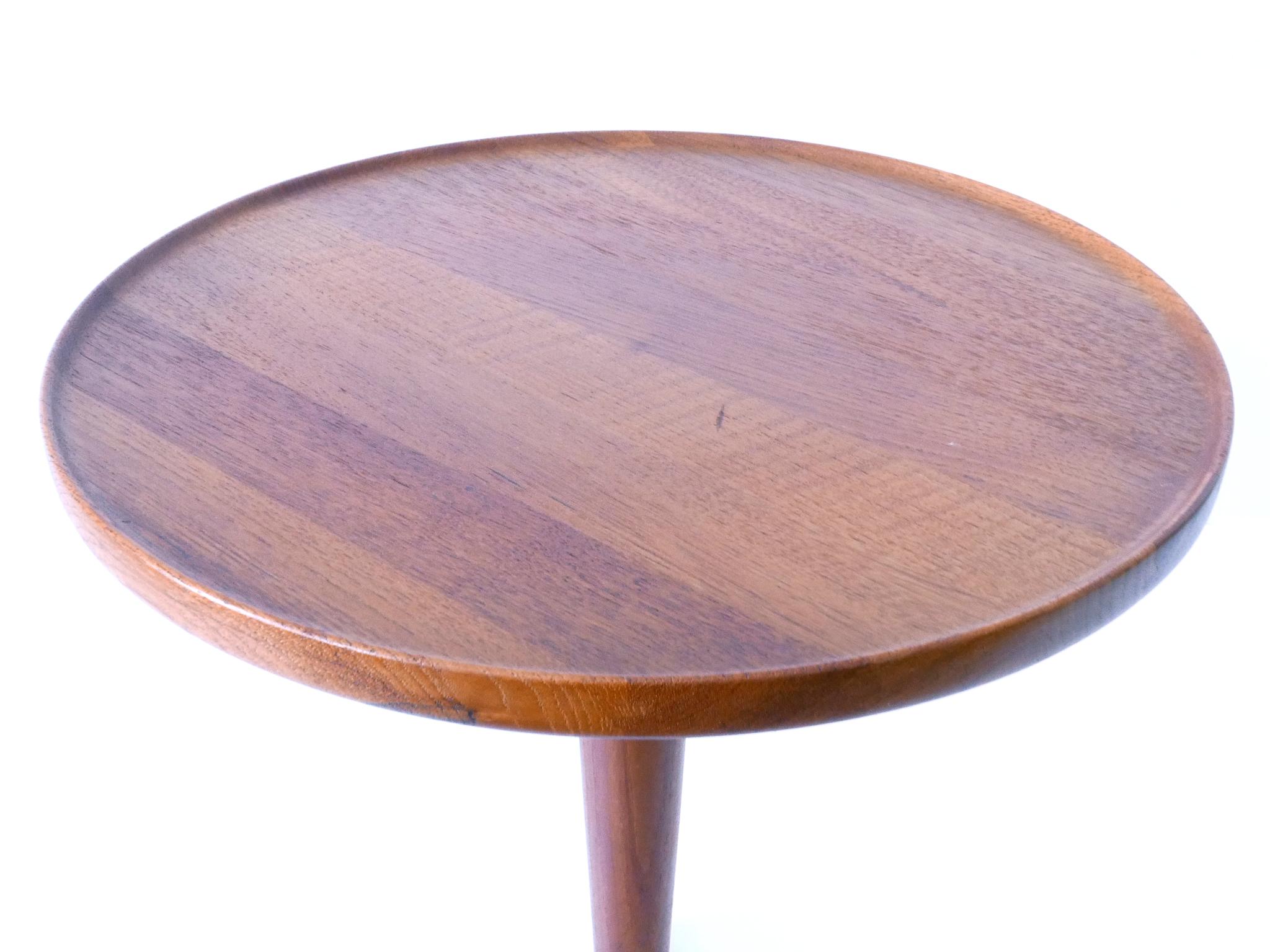Elegant Mid-Century Modern Teak Side Table by Hans C. Andersen for Artek 1960s For Sale 8