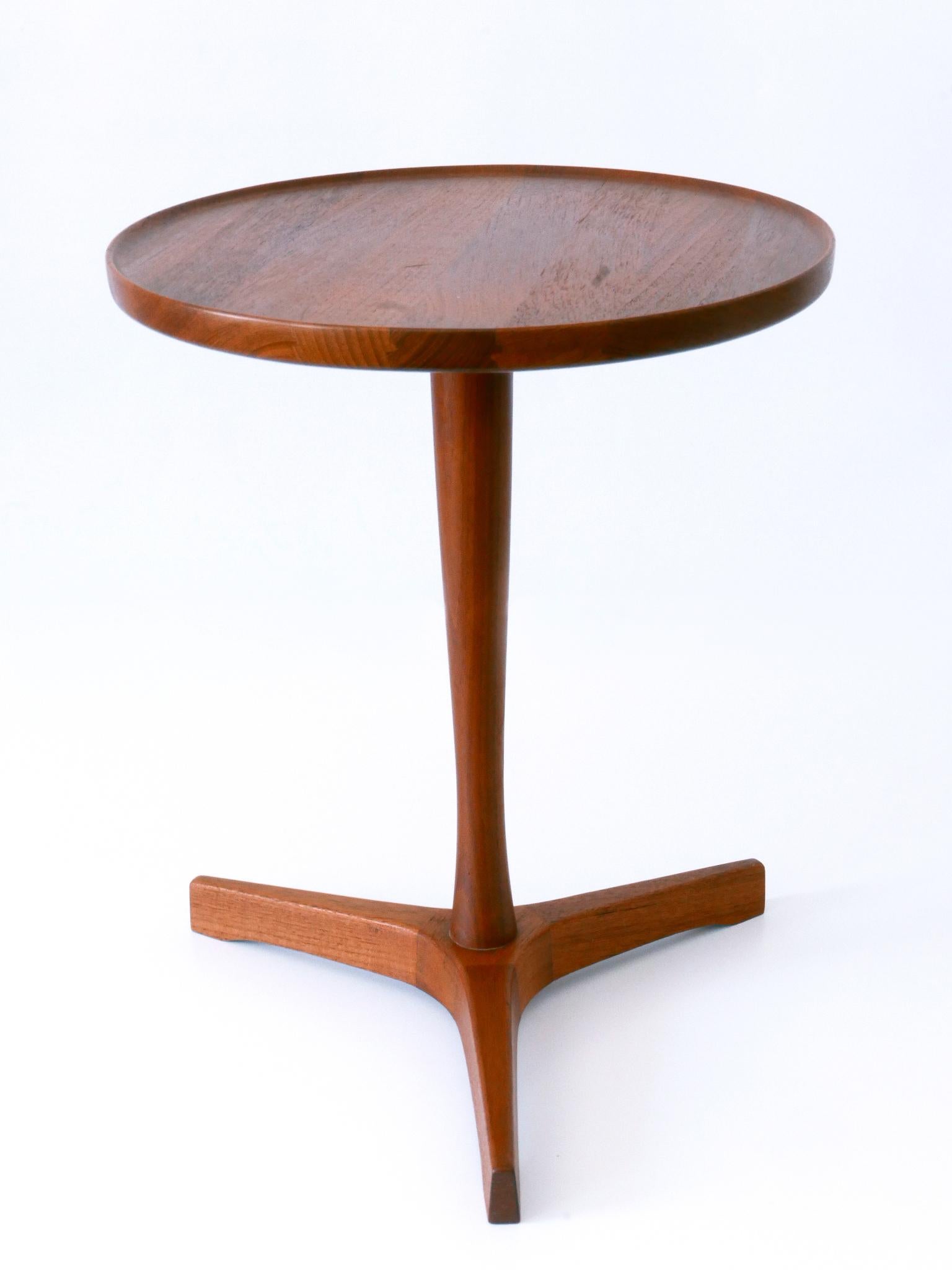 Elegant Mid-Century Modern Teak Side Table by Hans C. Andersen for Artek 1960s In Good Condition For Sale In Munich, DE
