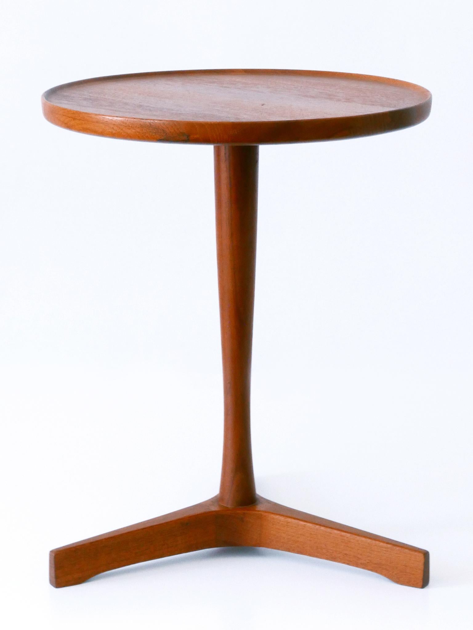 Elegant Mid-Century Modern Teak Side Table by Hans C. Andersen for Artek 1960s For Sale 1