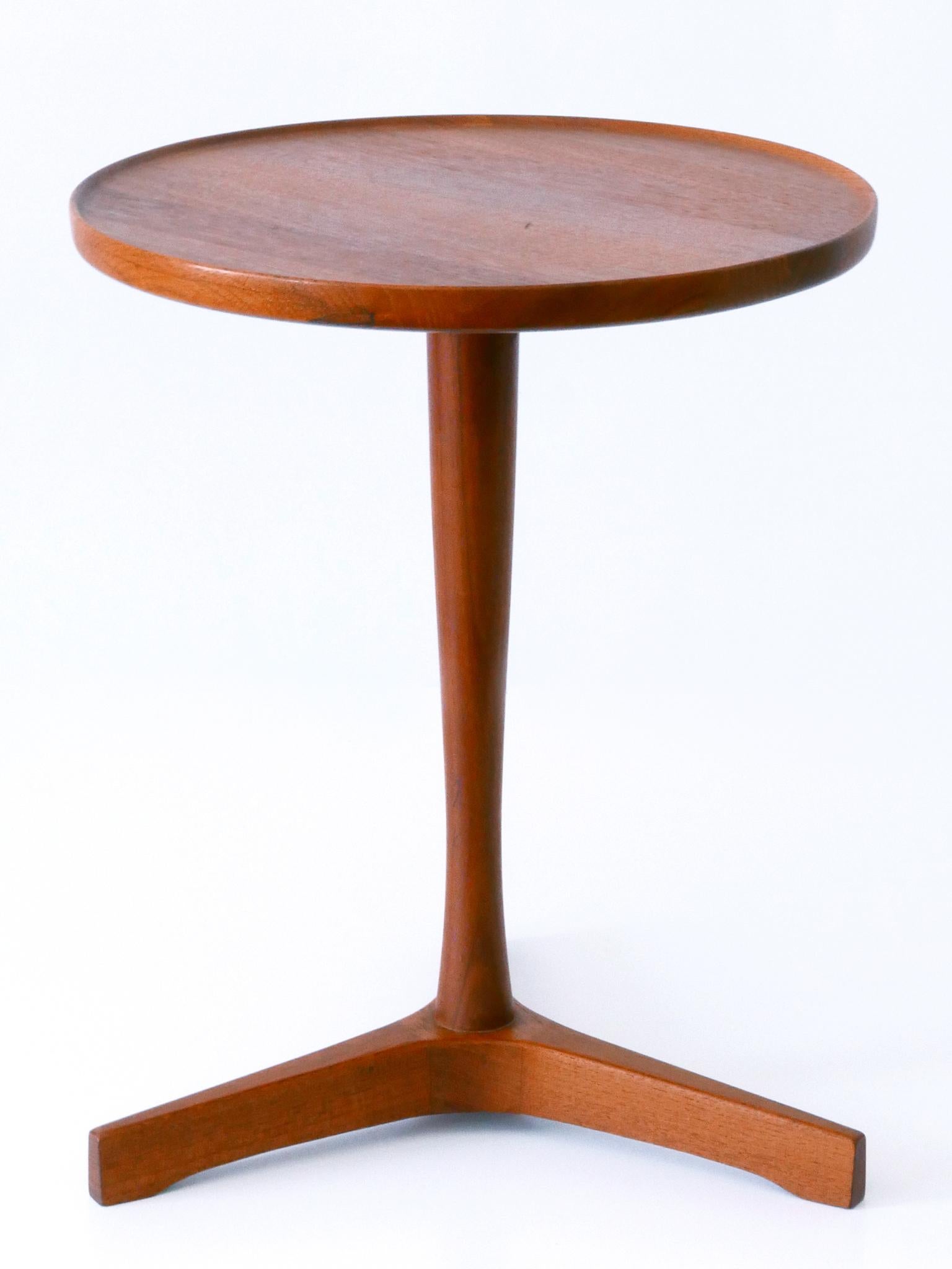 Elegant Mid-Century Modern Teak Side Table by Hans C. Andersen for Artek 1960s For Sale 2