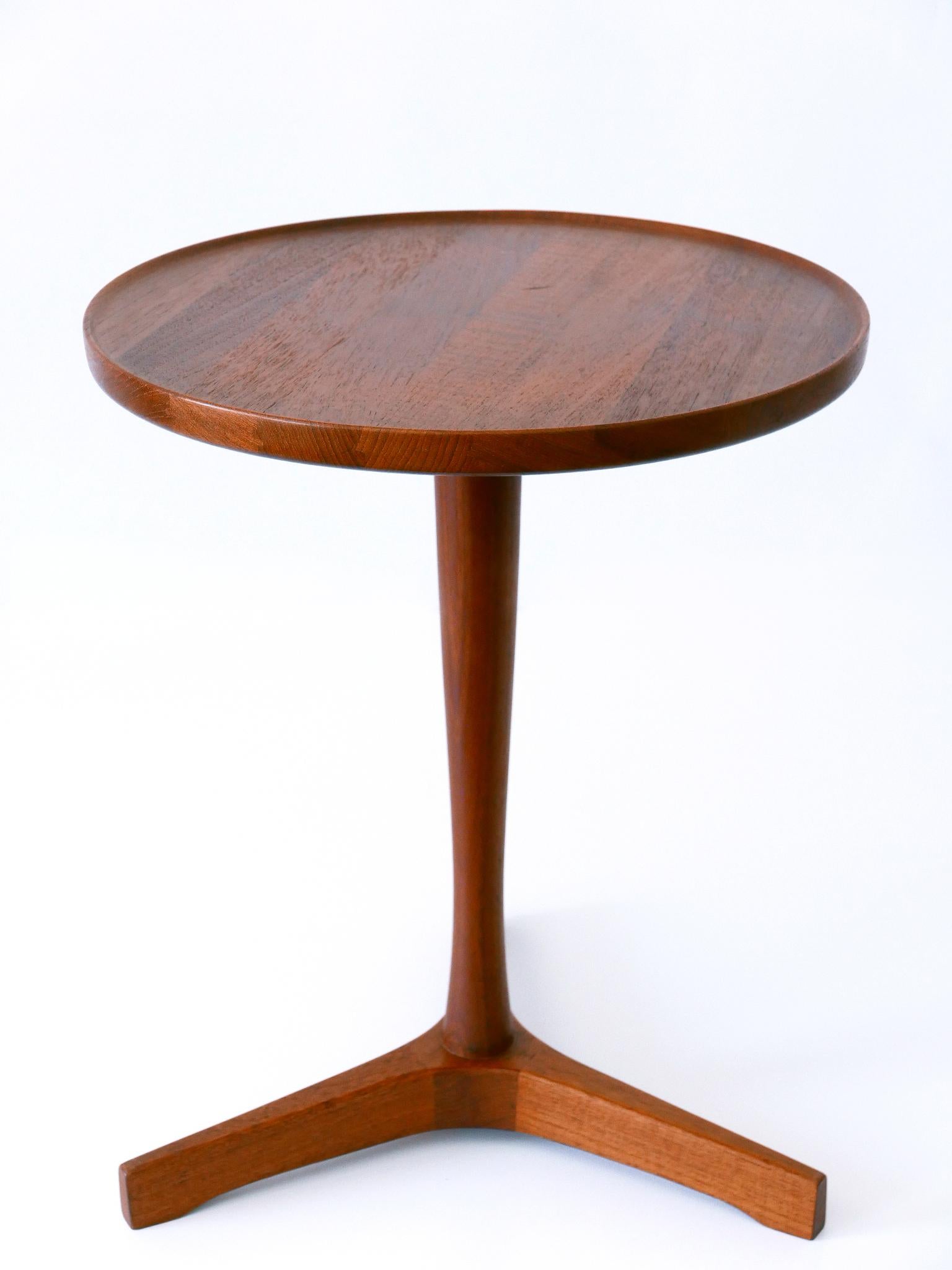 Elegant Mid-Century Modern Teak Side Table by Hans C. Andersen for Artek 1960s For Sale 3