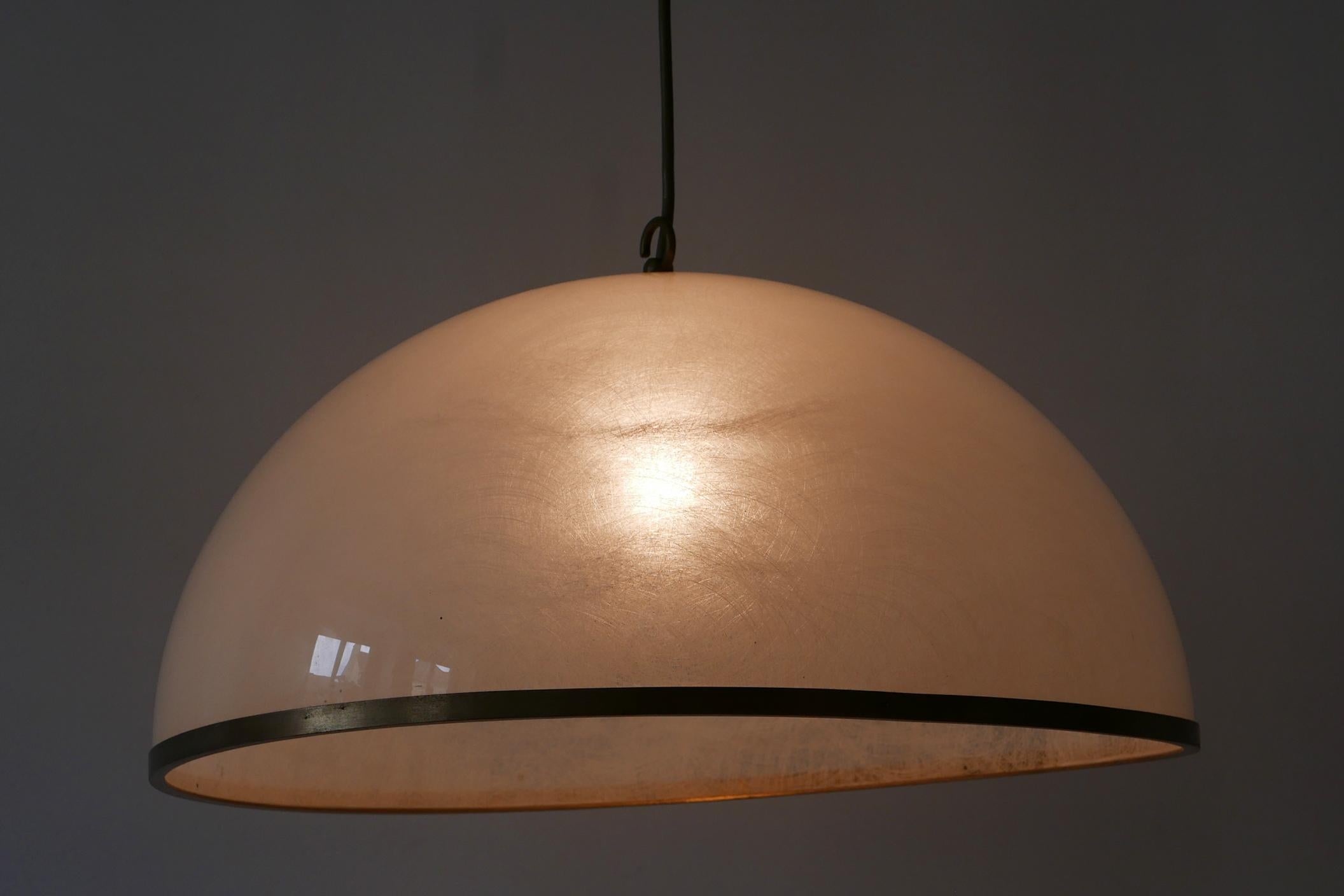 Elegant Mid-Century Modern Textured Lucite Pendant Lamp or Hanging Light, 1970s For Sale 9