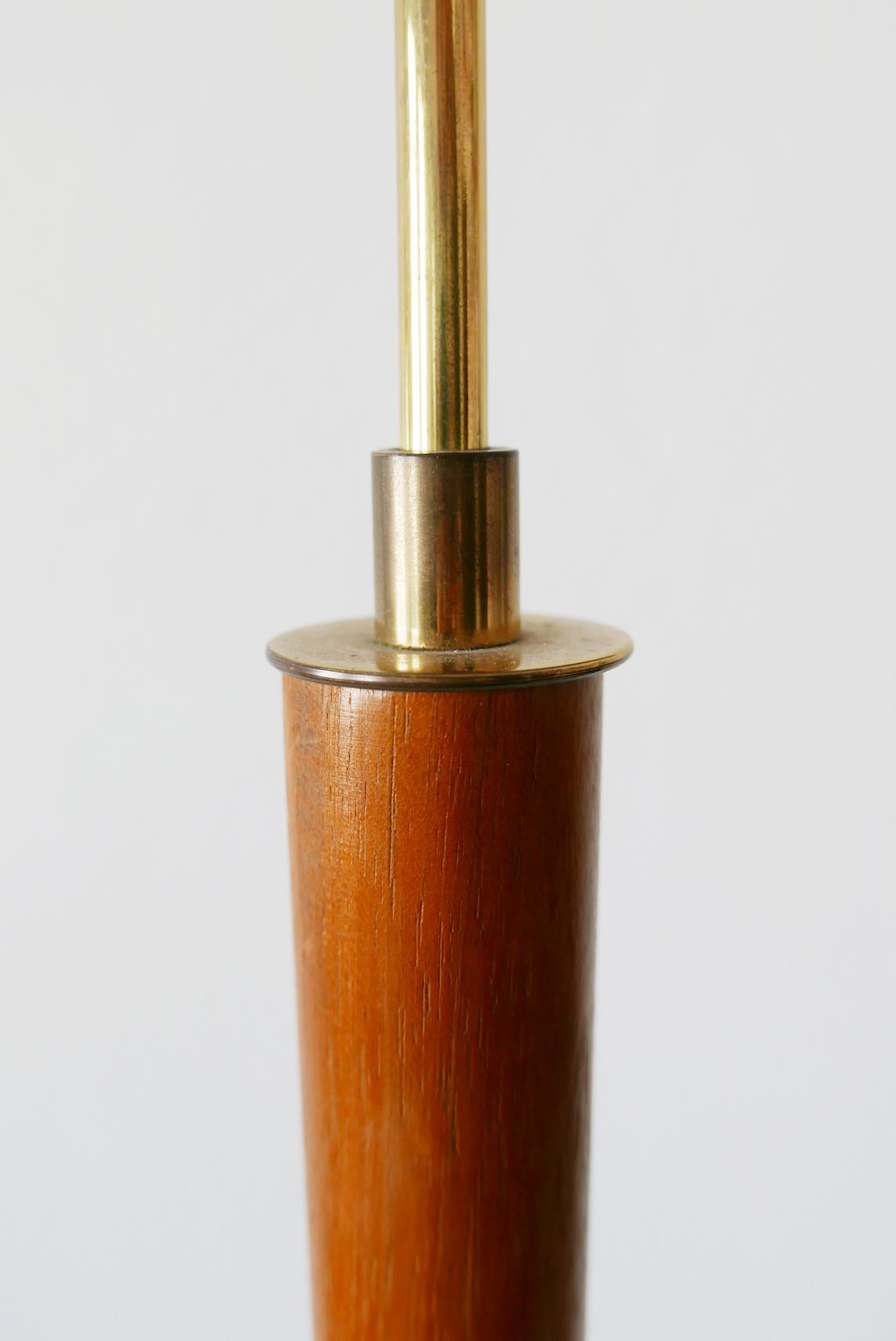 Elegante lámpara de pie trípode moderna de mediados de siglo de J.T. Kalmar, Austria, década de 1950 en venta 3