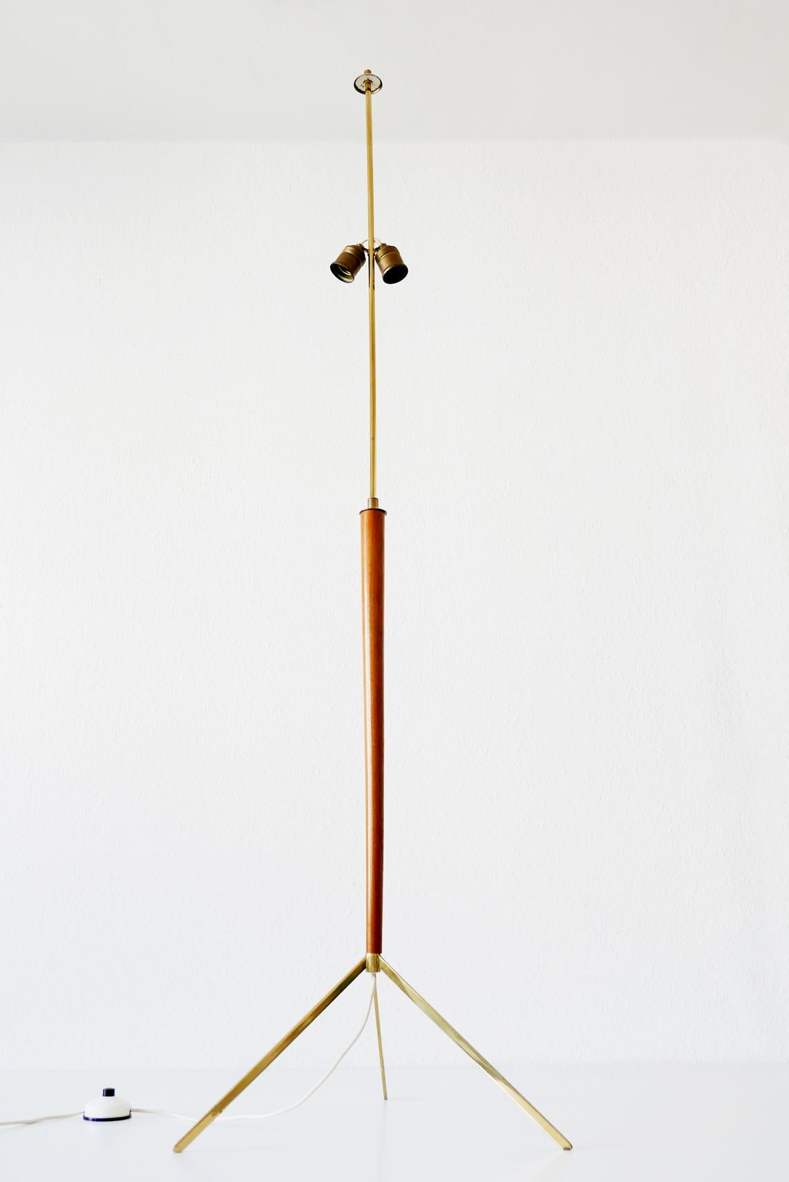 Elegant Mid-Century Modern Tripod Floor Lamp by J.T. Kalmar, Austria, 1950s In Good Condition For Sale In Munich, DE