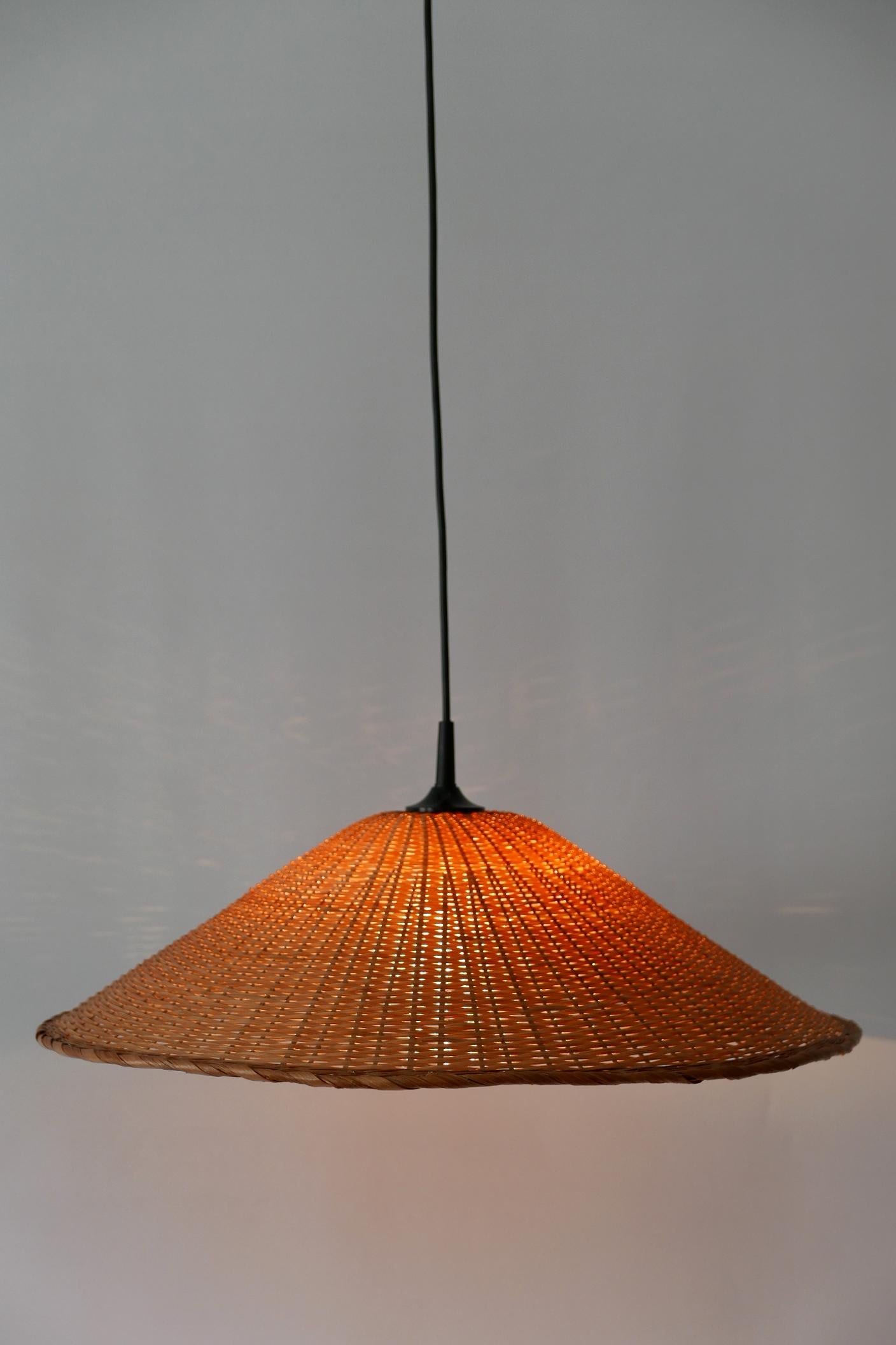 Mid-20th Century Elegant Mid-Century Modern Wicker Pendant Lamp or Hanging Light, Germany, 1960s