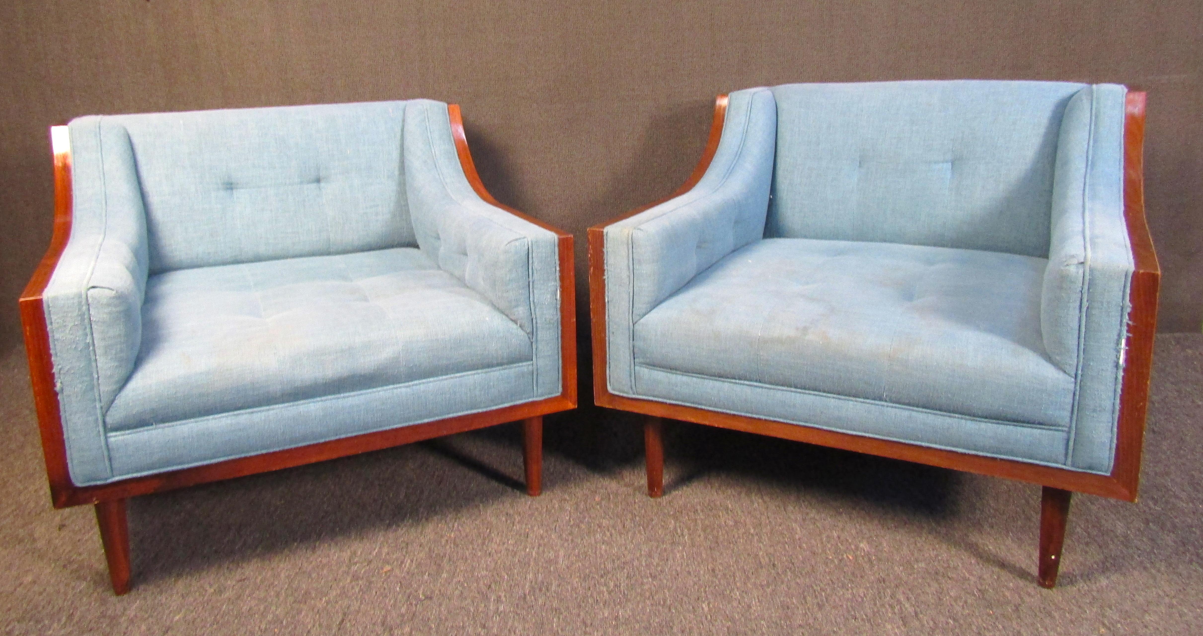 Mid-Century Modern Fauteuils de salon élégants en bois et tissu bleu de style moderne du milieu du siècle dernier en vente