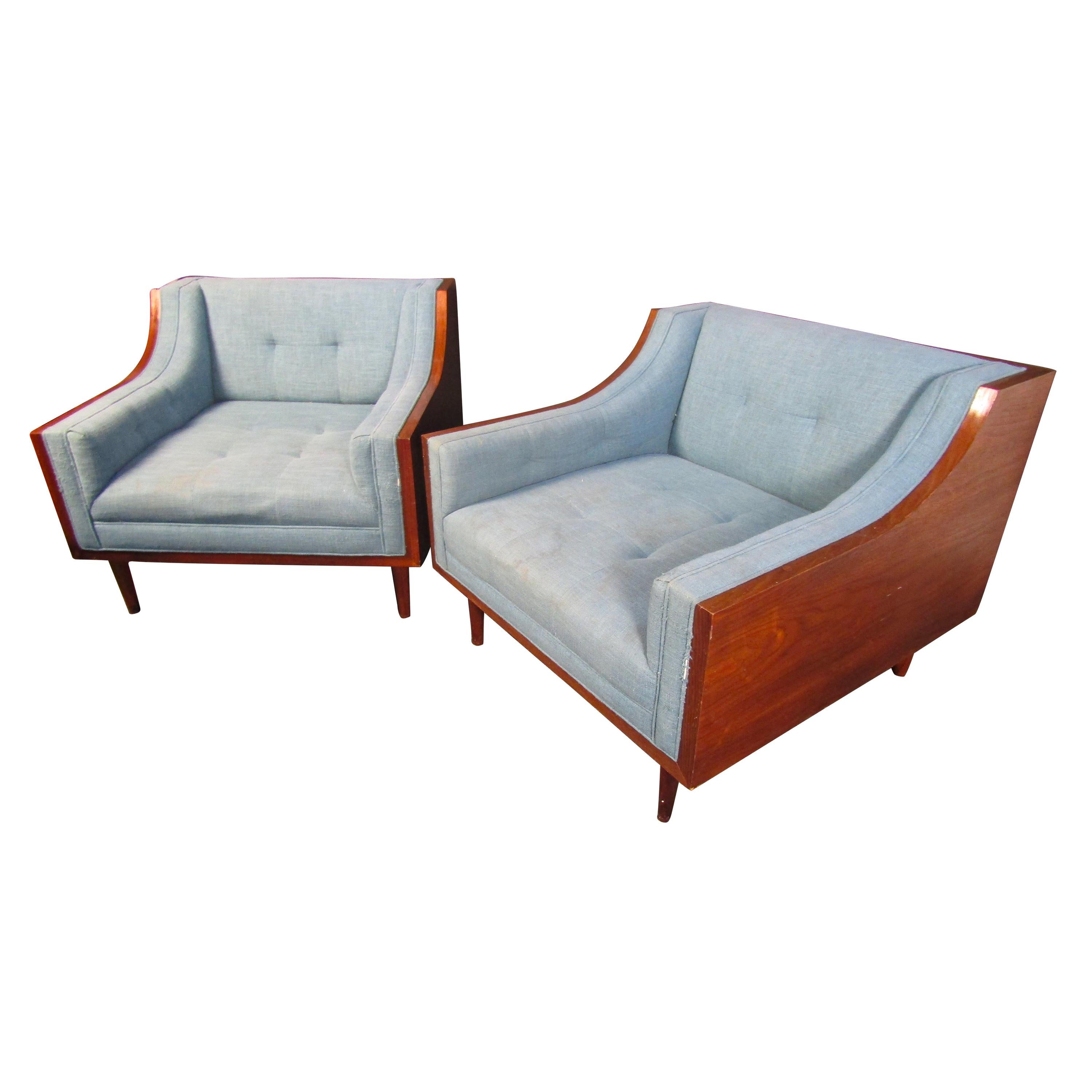Eleganti sedie da salotto in legno e tessuto blu in stile Mid-Century Modern