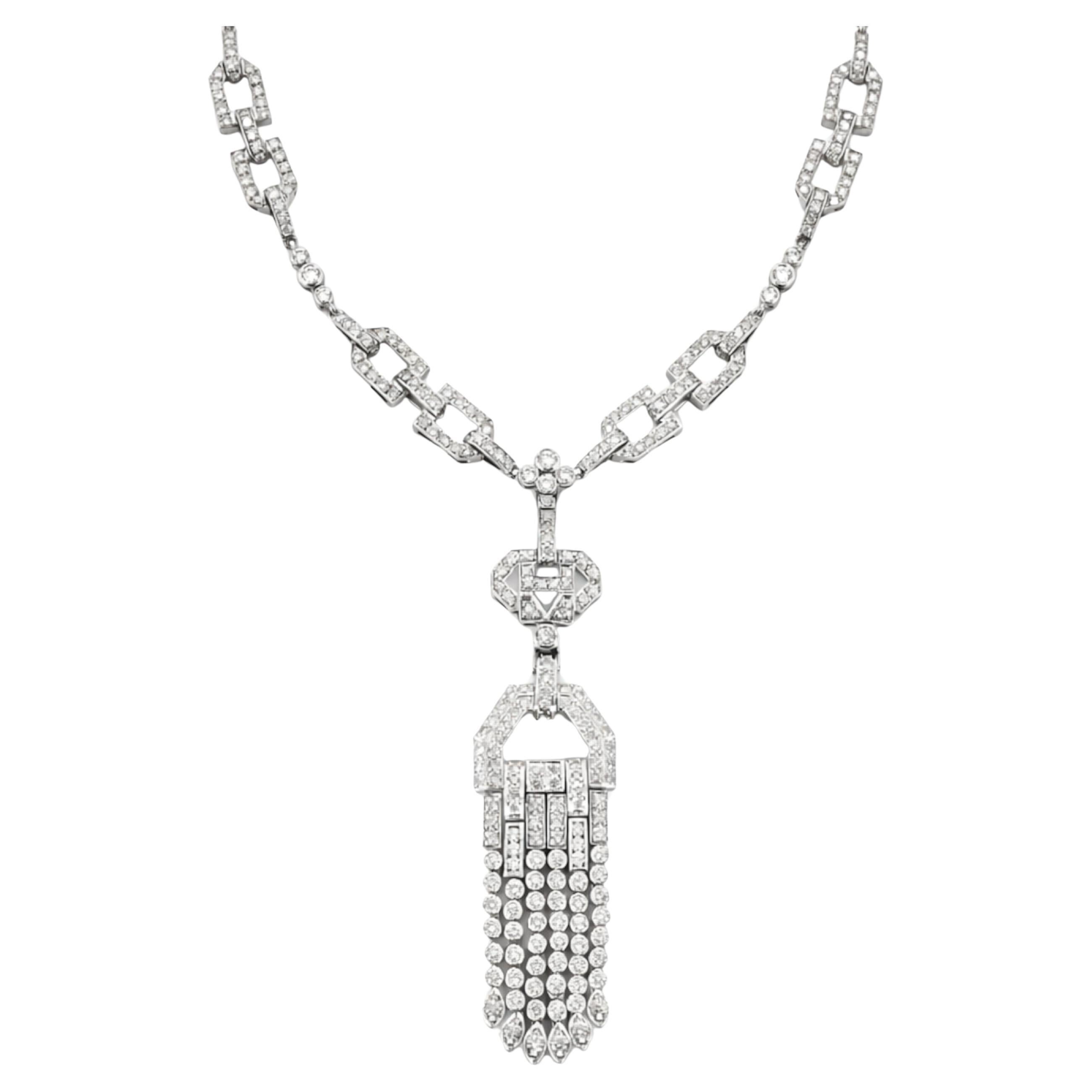 Elegantes Collier aus der Mitte des Jahrhunderts, gefertigt aus 18 Karat Weißgold