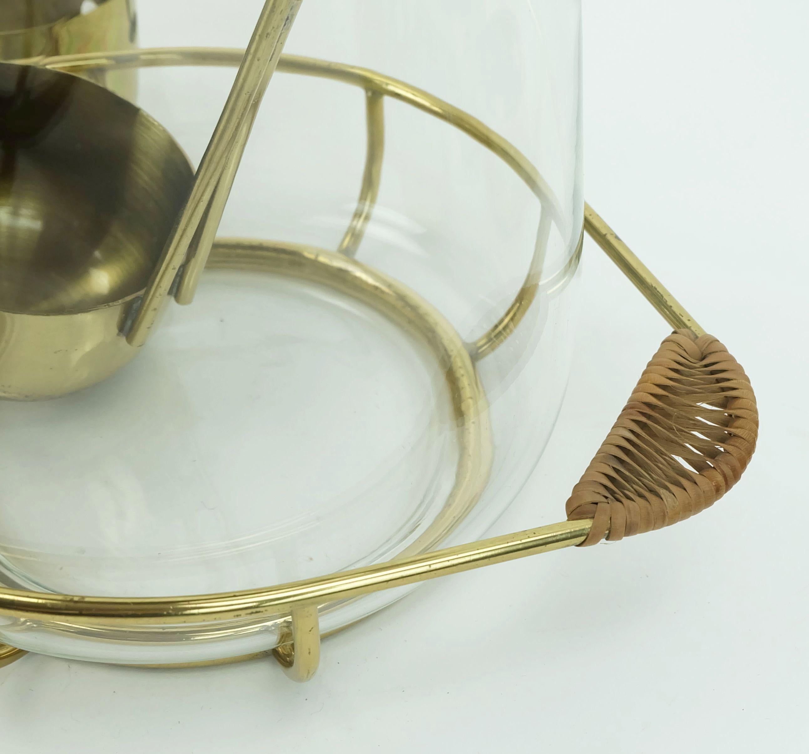 Milieu du XXe siècle Elegance mid century PUNCH bowl set with 12 glasses and centerpiece 1950s en vente