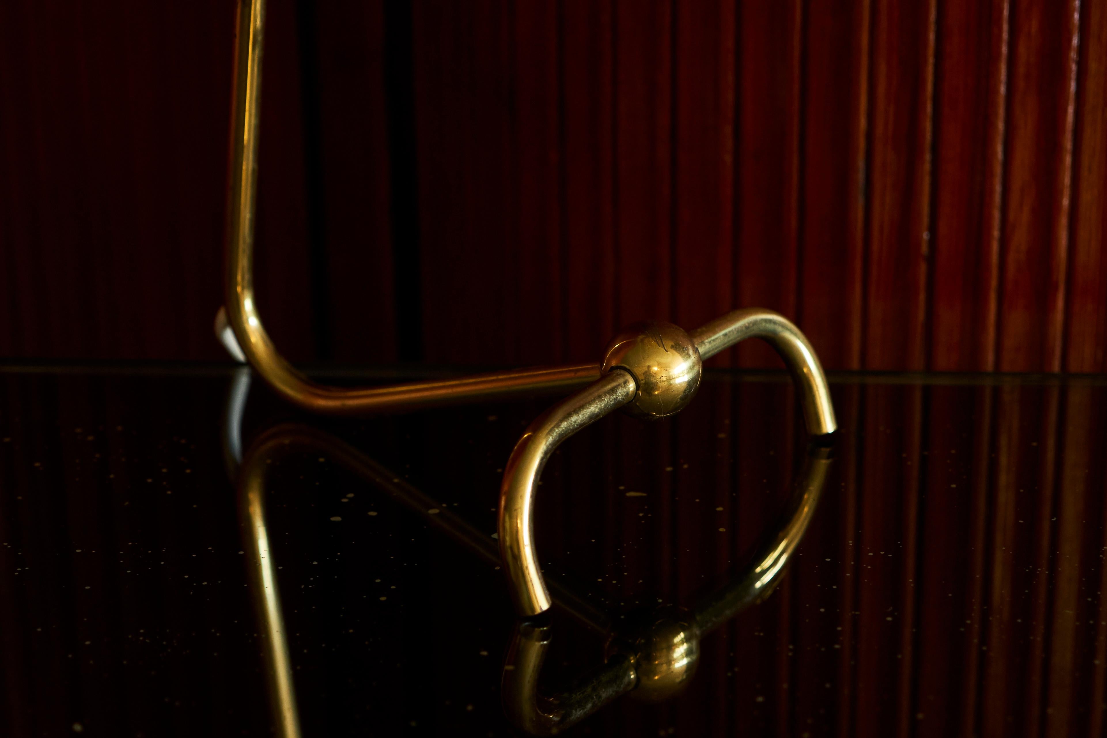 Mid-Century Modern Elegant Mid Century Table Lamp in Brass 1960s For Sale