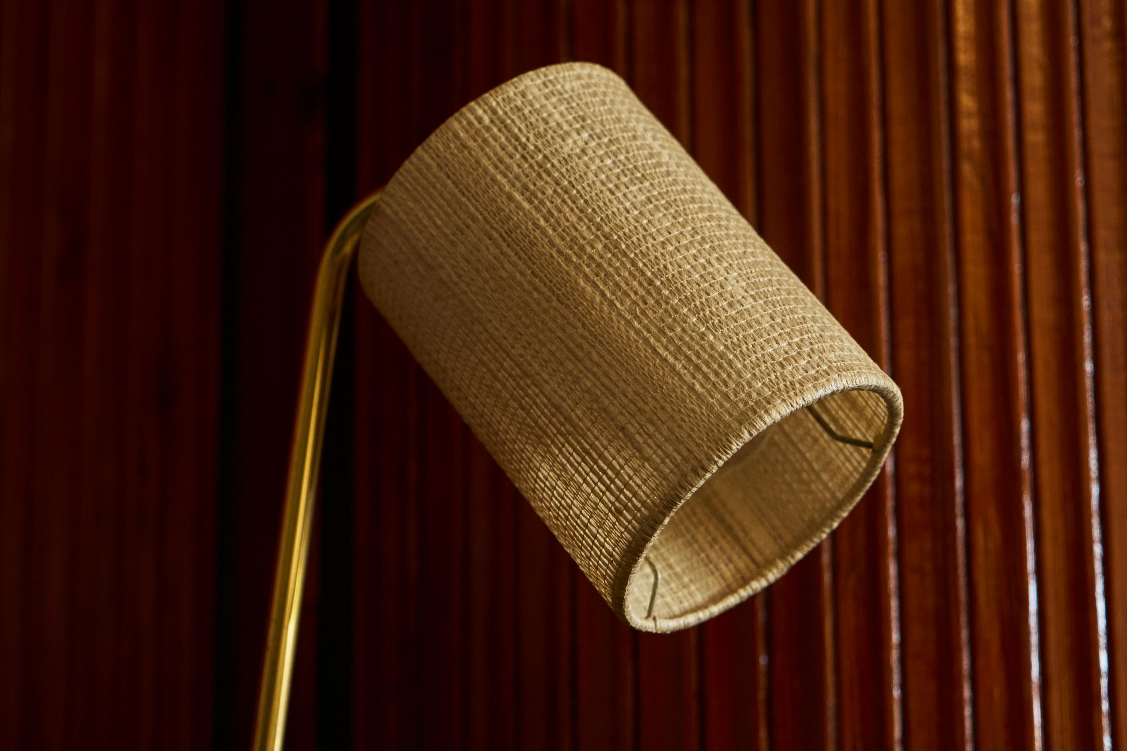 Elegant Mid Century Table Lamp in Brass 1960s For Sale 2