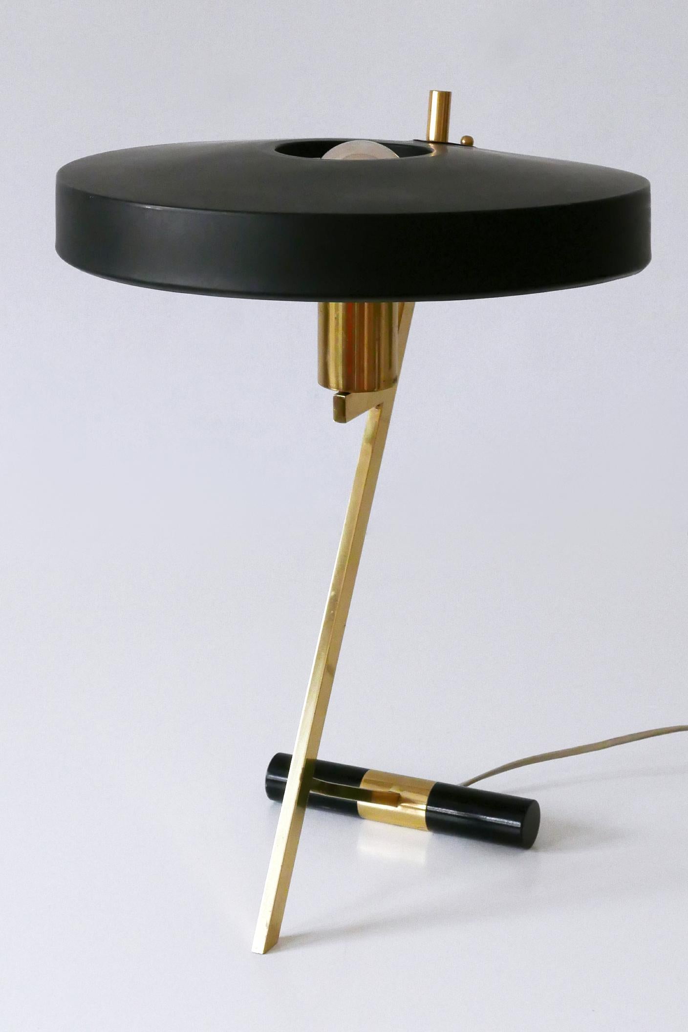Elegant Mid-Century Z Table Lamp or Desk Light by Louis Kalff for Philips 1950s For Sale 8