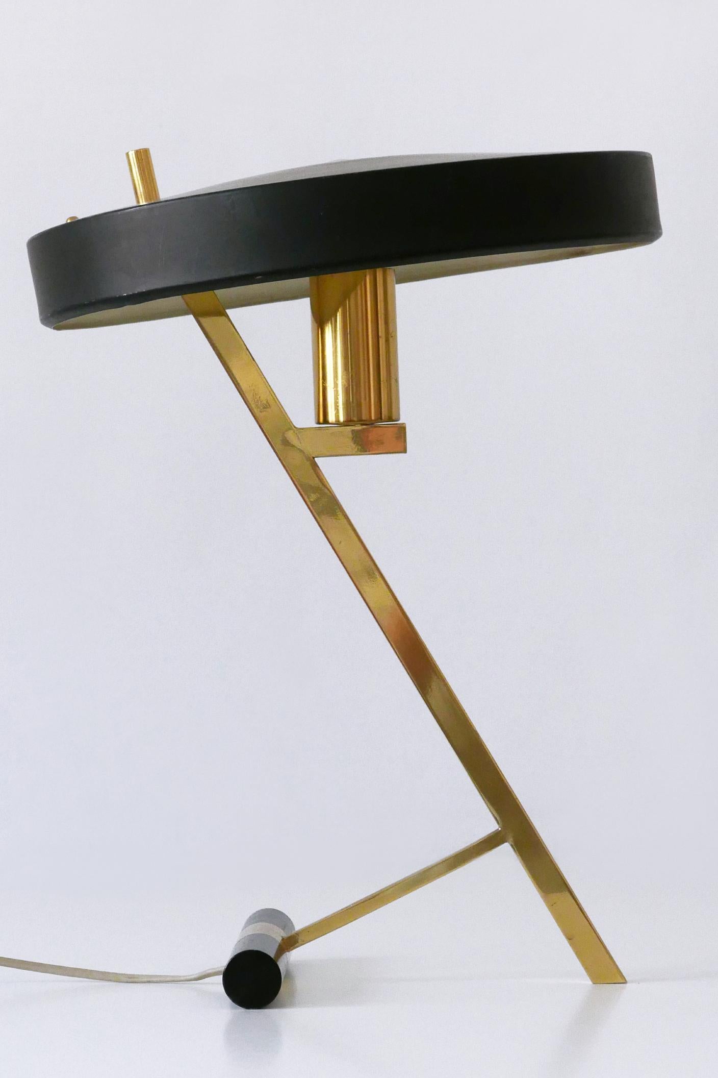Mid-Century Modern Elegante lampe de table ou lampe de bureau en Z du milieu du siècle dernier par Louis Kalff pour Philips, années 1950 en vente