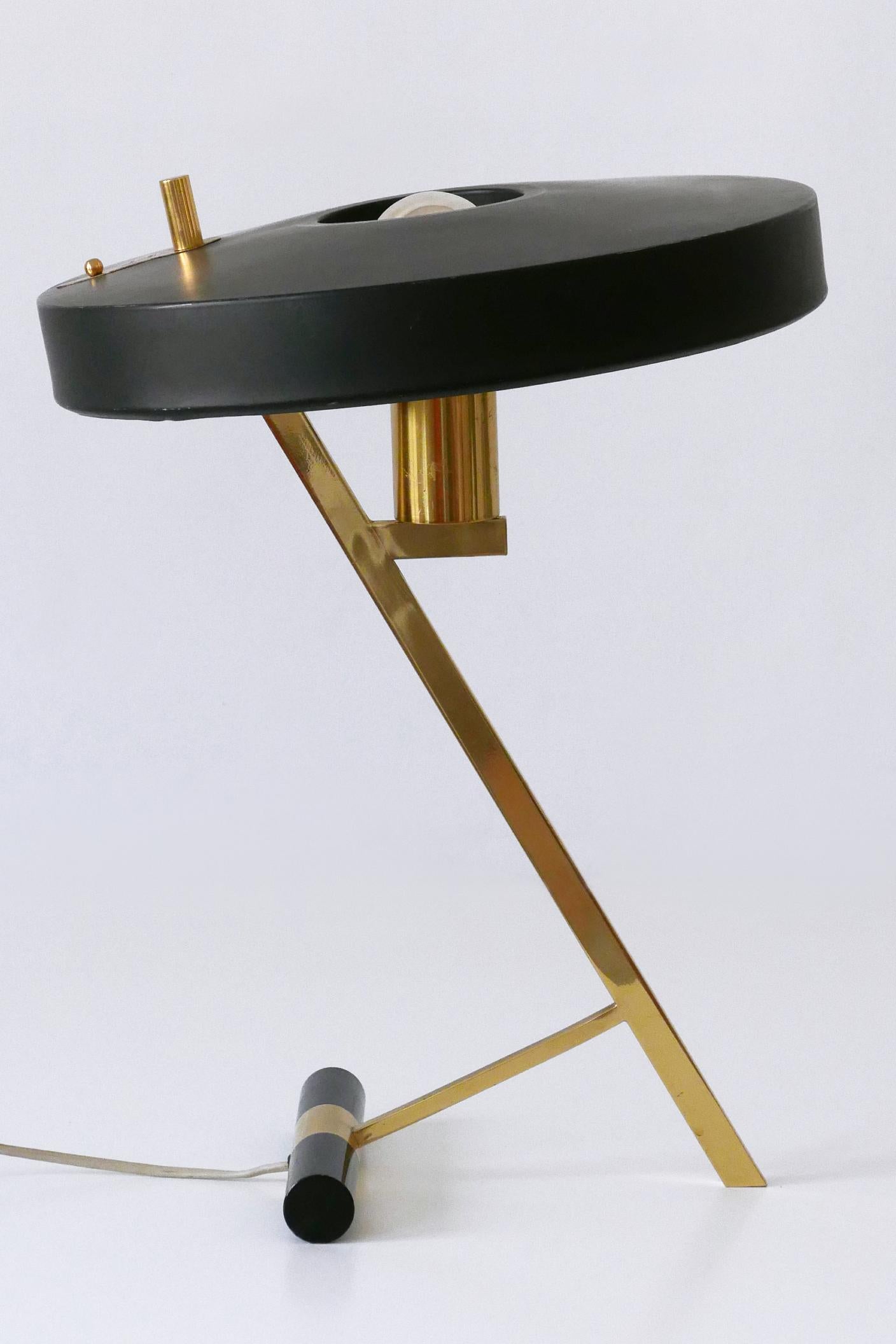 Néerlandais Elegante lampe de table ou lampe de bureau en Z du milieu du siècle dernier par Louis Kalff pour Philips, années 1950 en vente