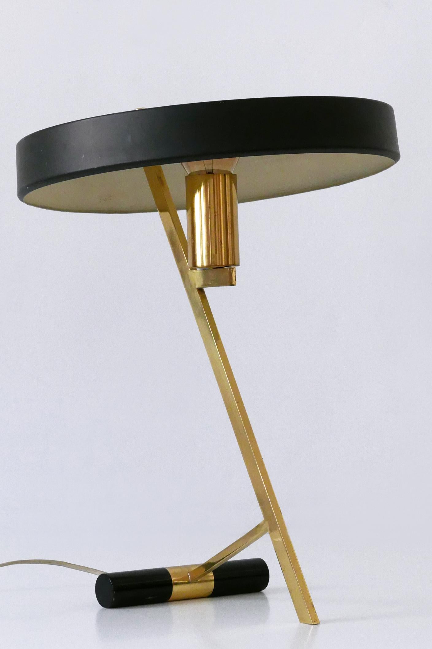 Milieu du XXe siècle Elegante lampe de table ou lampe de bureau en Z du milieu du siècle dernier par Louis Kalff pour Philips, années 1950 en vente