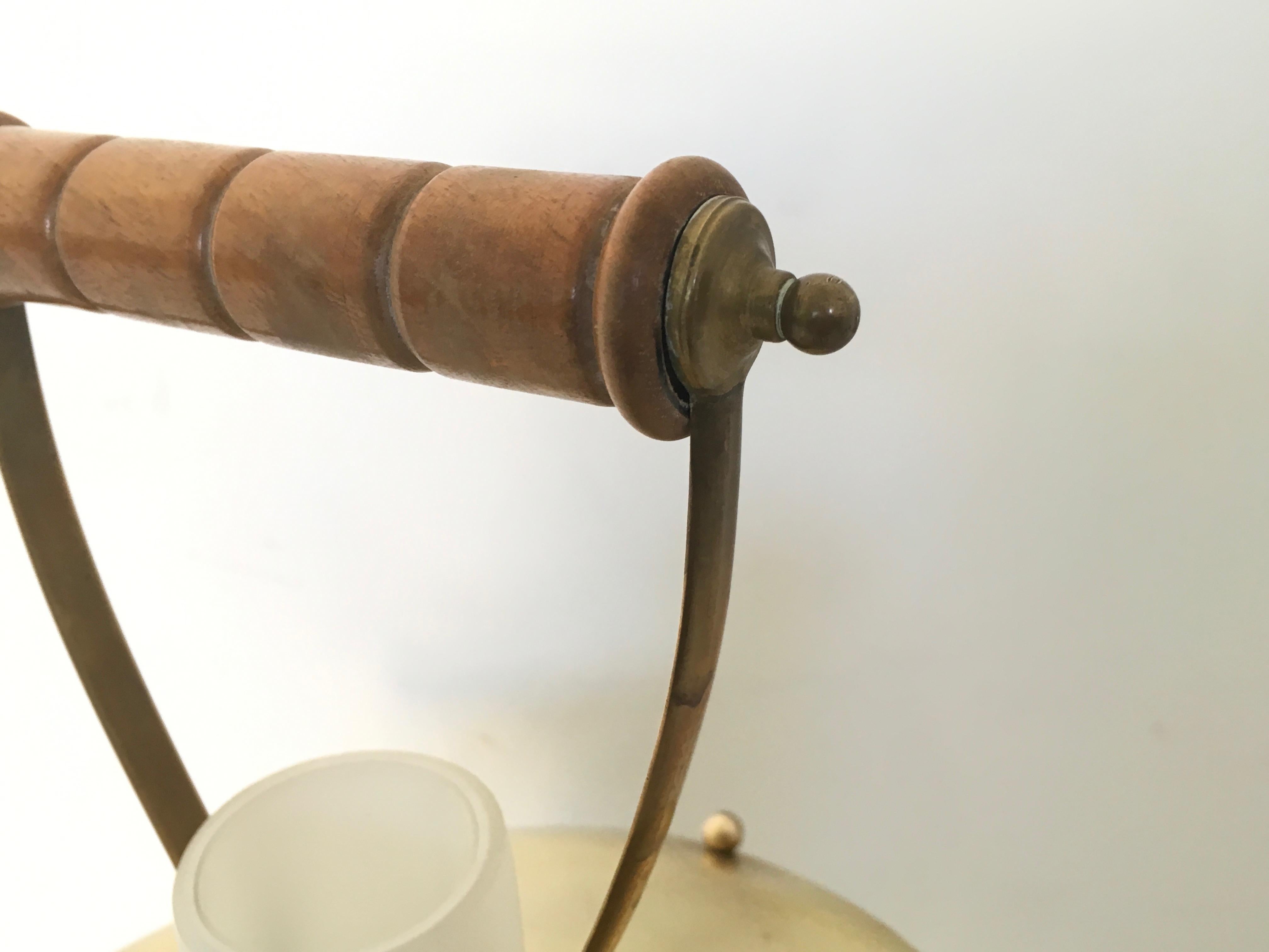 Elegante Vintage-Tischlampe aus Messing und ummanteltem Glas aus Messing, Italien (Gedrechselt) im Angebot