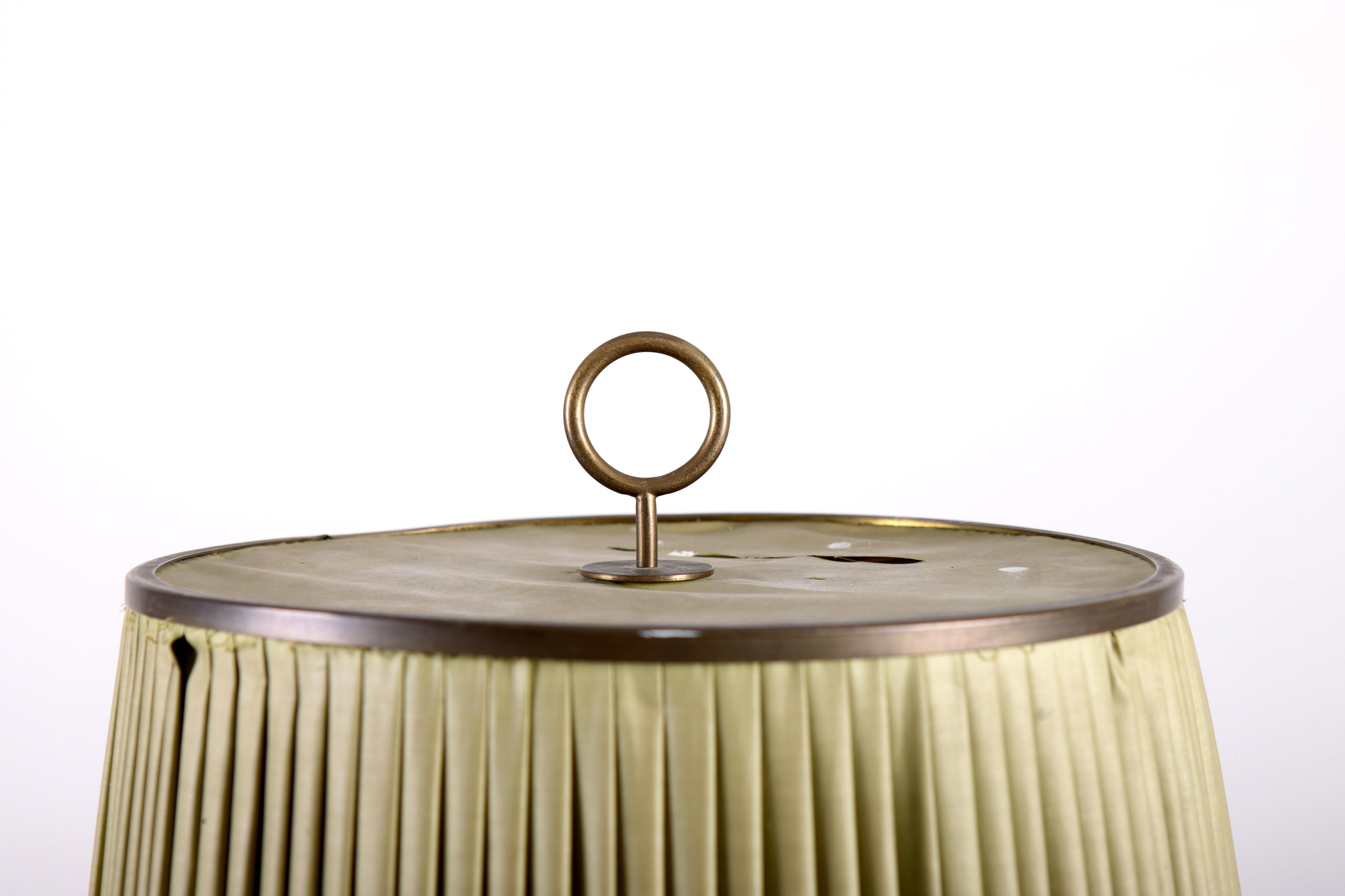 Mid-20th Century Elegant Midcentury Floor Lamp in Brass by Lysberg Hansen, Danish Design For Sale